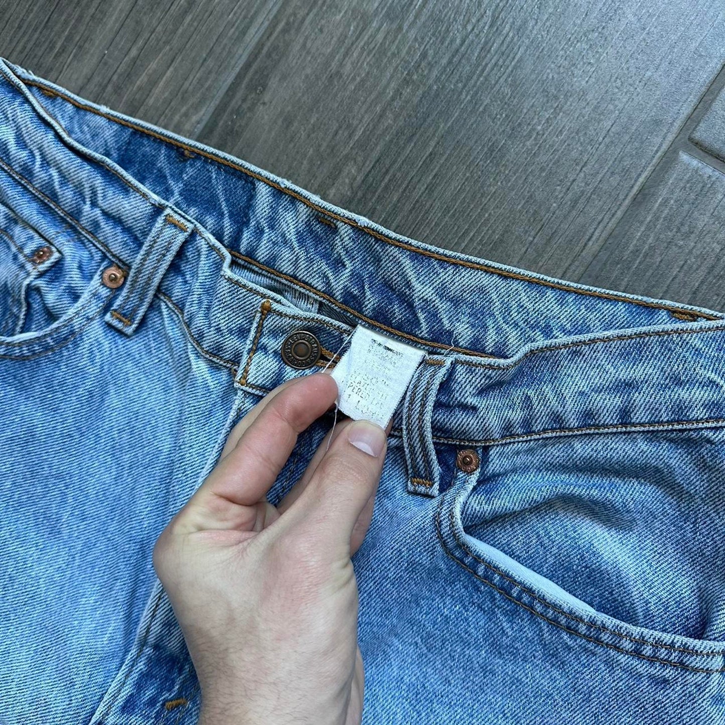 Levis vintage distressed blue denim jeans