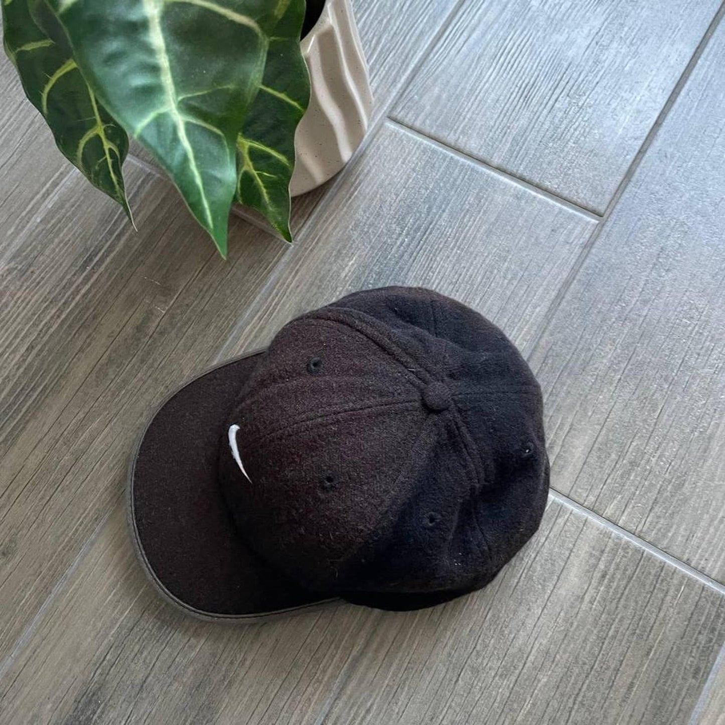 Nike small swoosh 90s woll hat cap