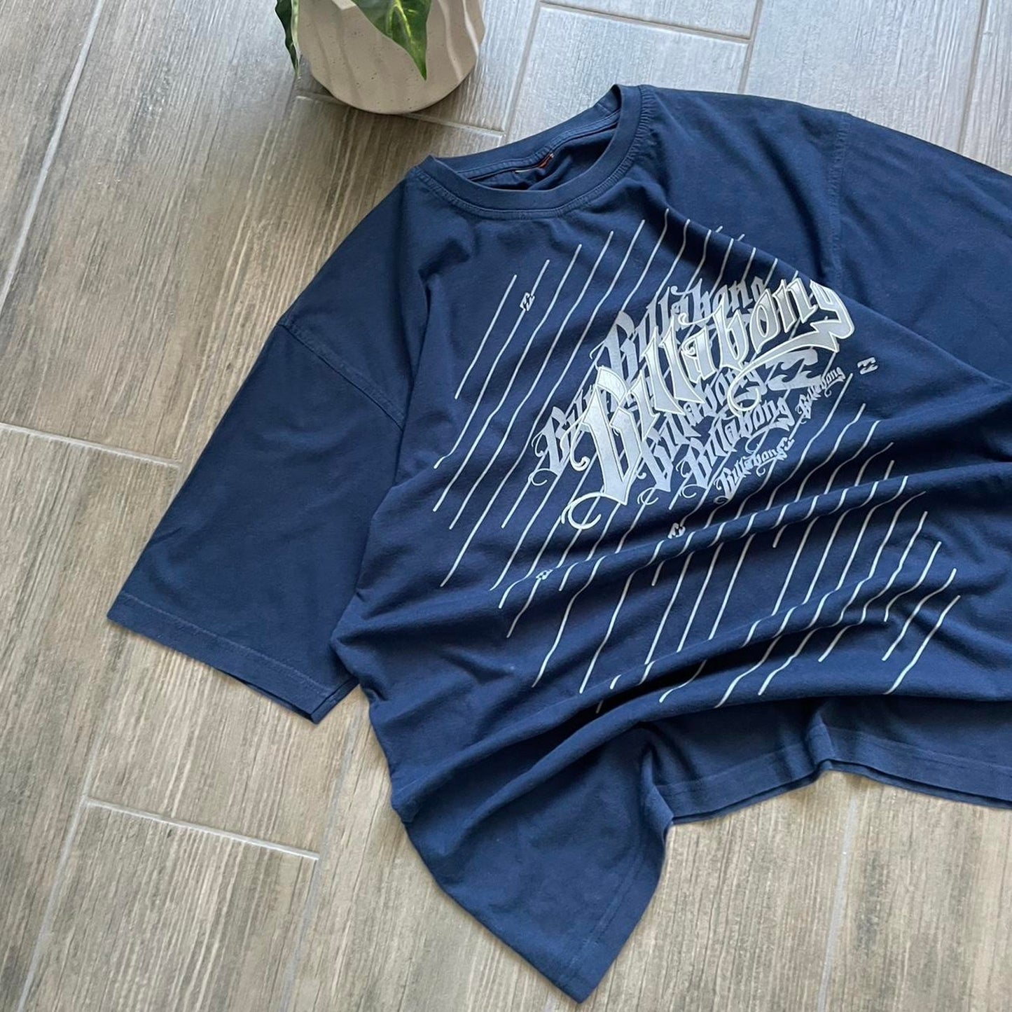 Billabong y2k baggy vintage tee