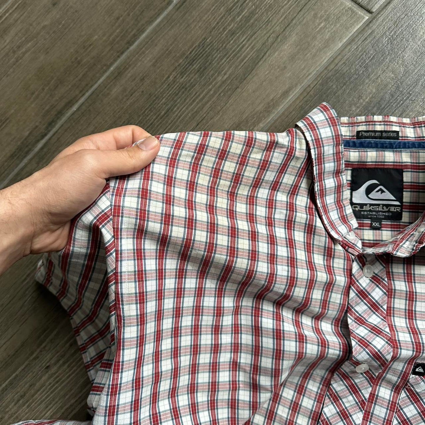 Quiksilver red white checkered