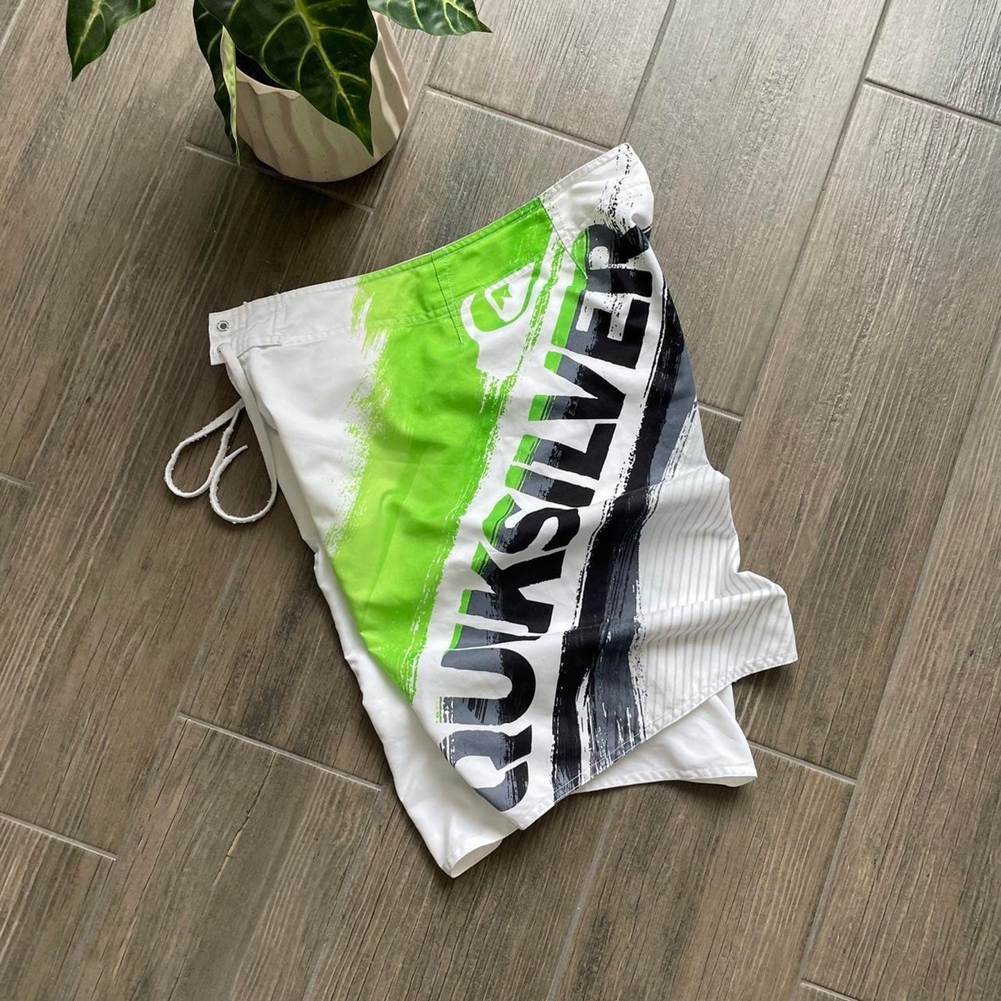Quiksilver big logo surf y2k shorts