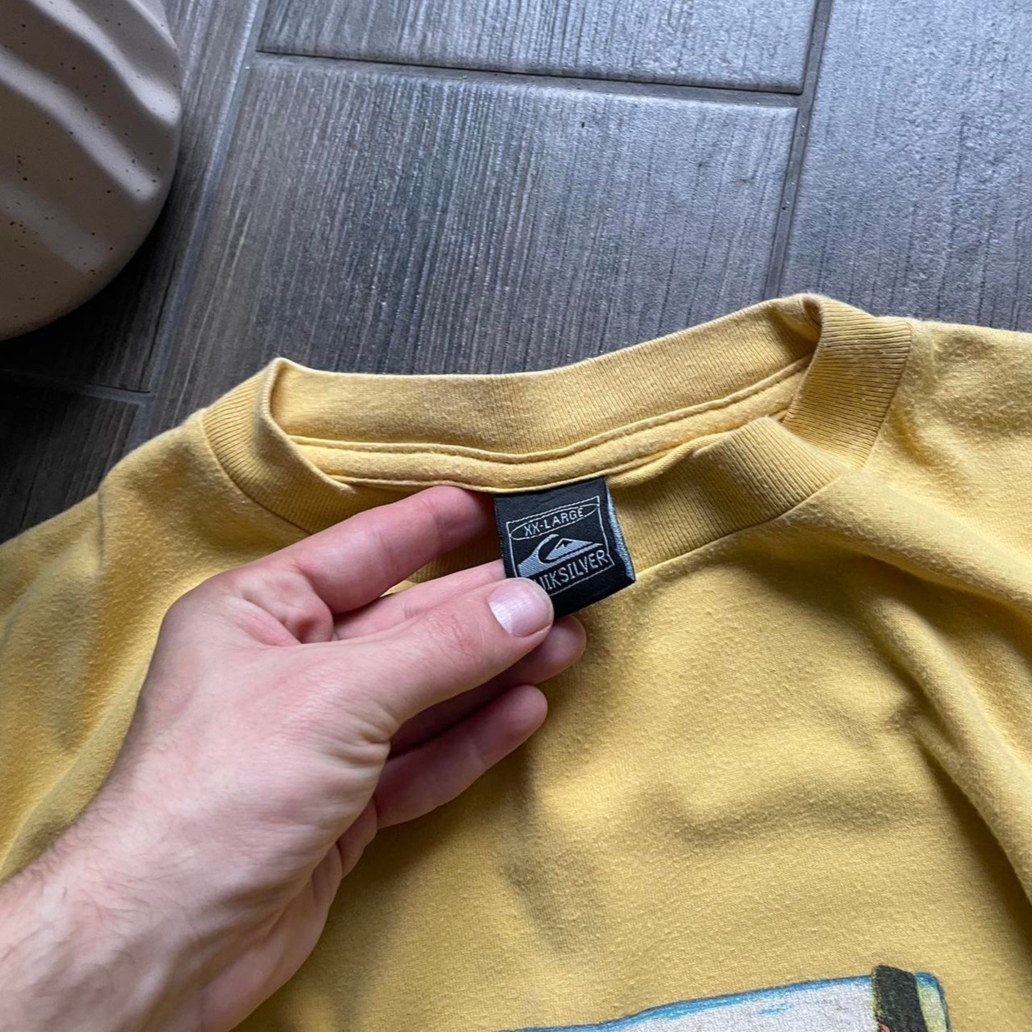Quiksilver yellow baggy surf y2k XL tee