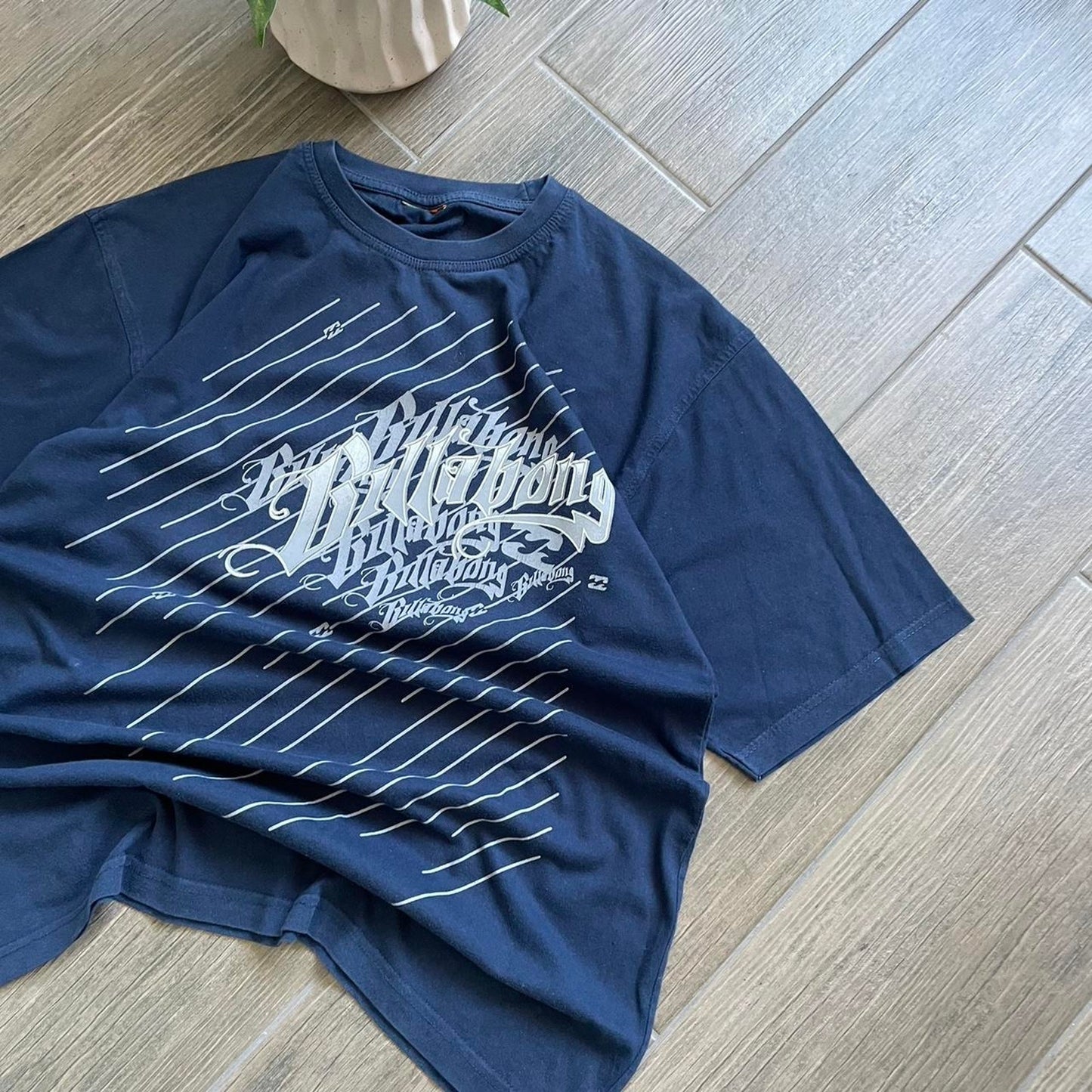 Billabong y2k baggy vintage tee