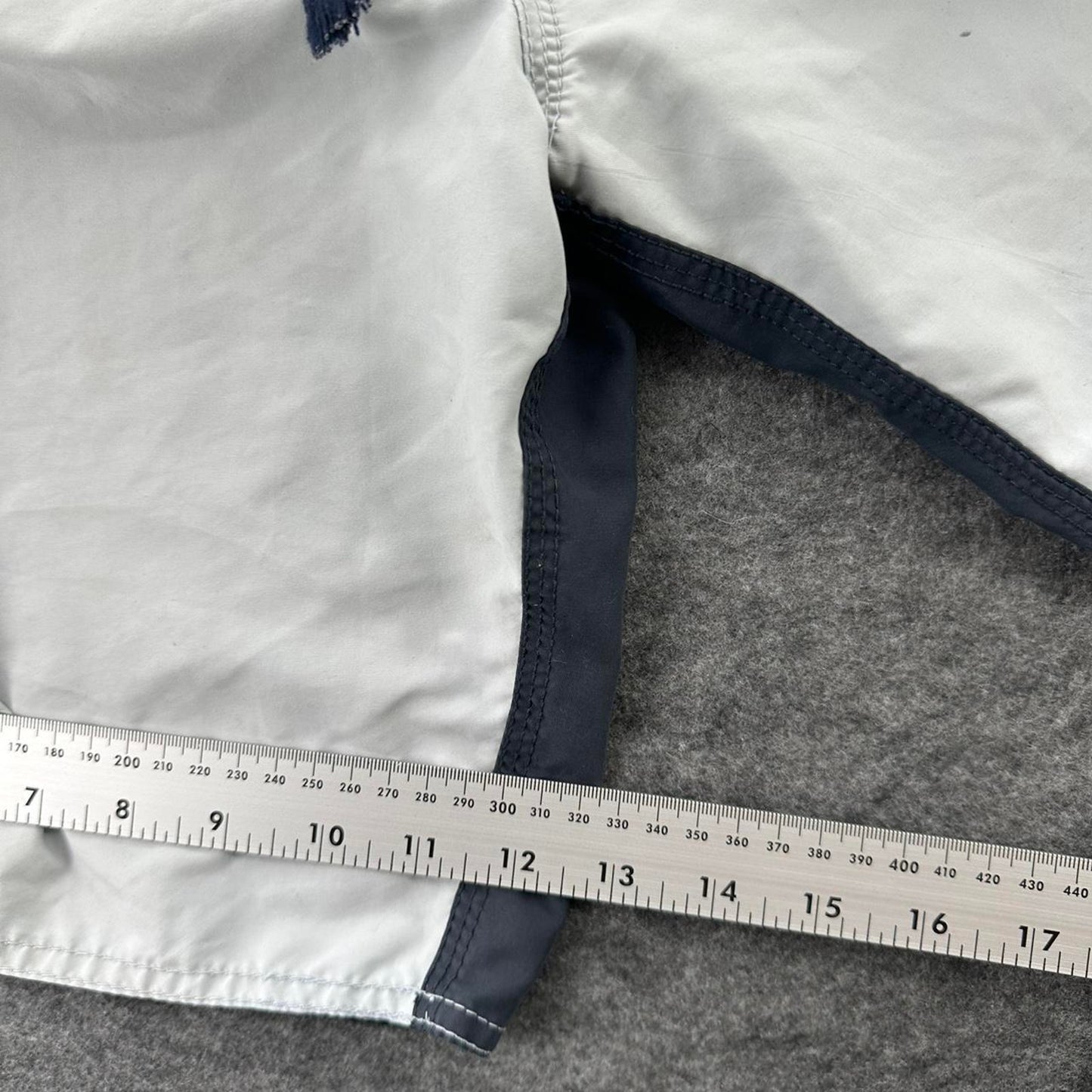 Quiksilver white board shorts with