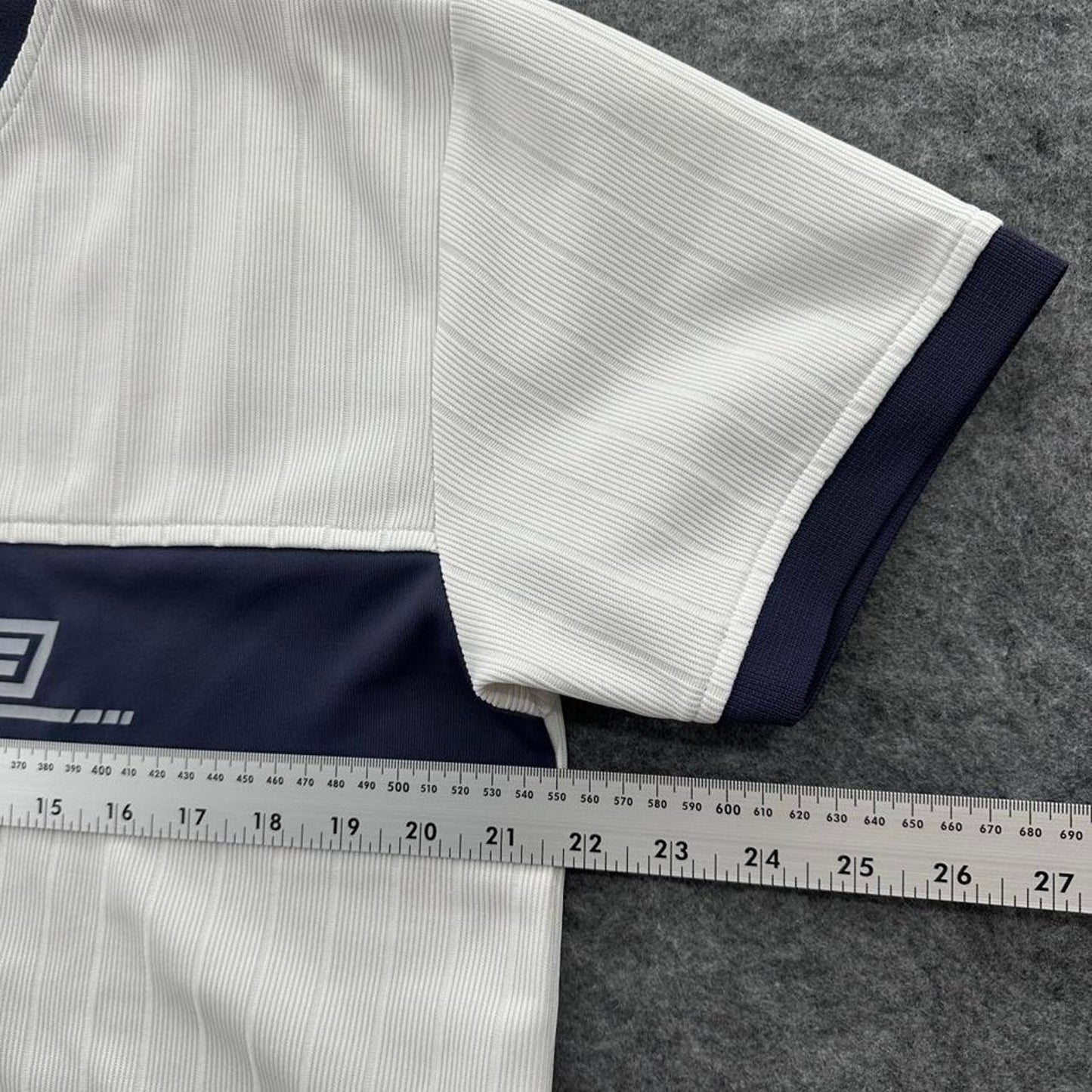 Fishbone white navy striped