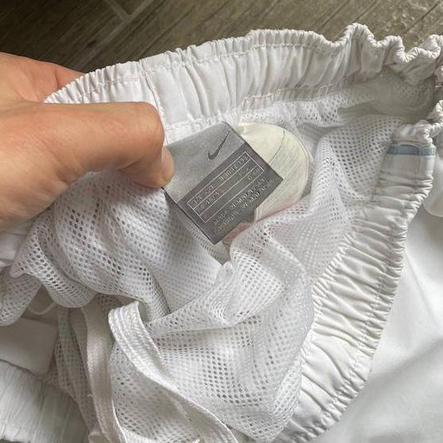 Nike swoosh baggy white summer shorts