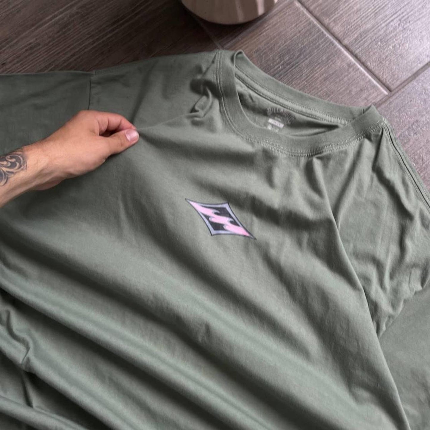 Billabong baggy surf y2k tee