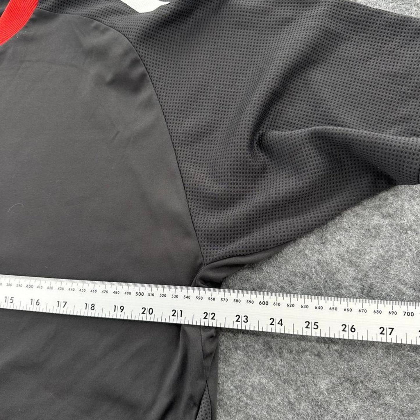 Umbro black red sportswear