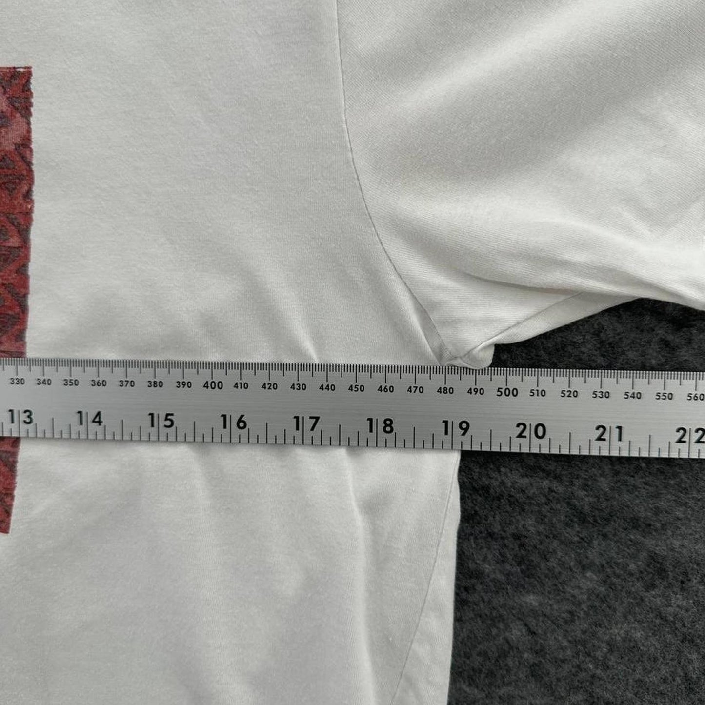 Quiksilver white t shirt with blue