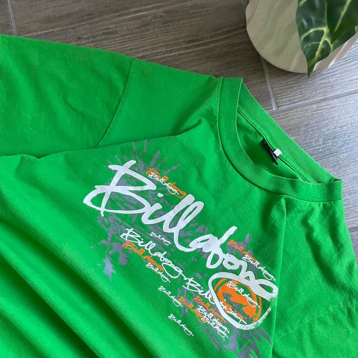 Billabong green baggy vintage tee