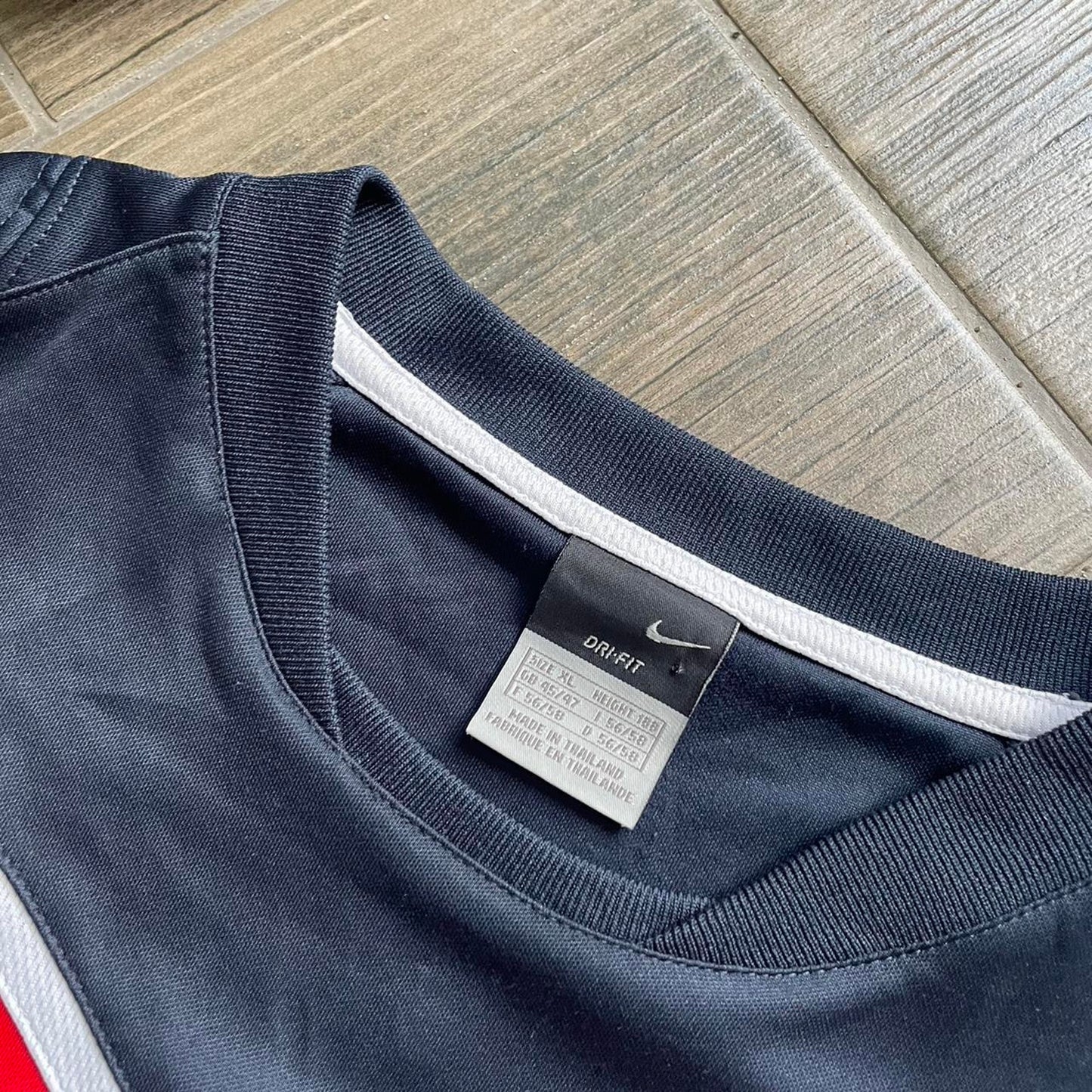 Nike big swoosh vintage baggy y2k tee