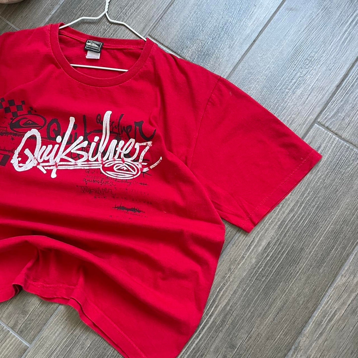 Quiksilver y2k big logo surf vintage tee