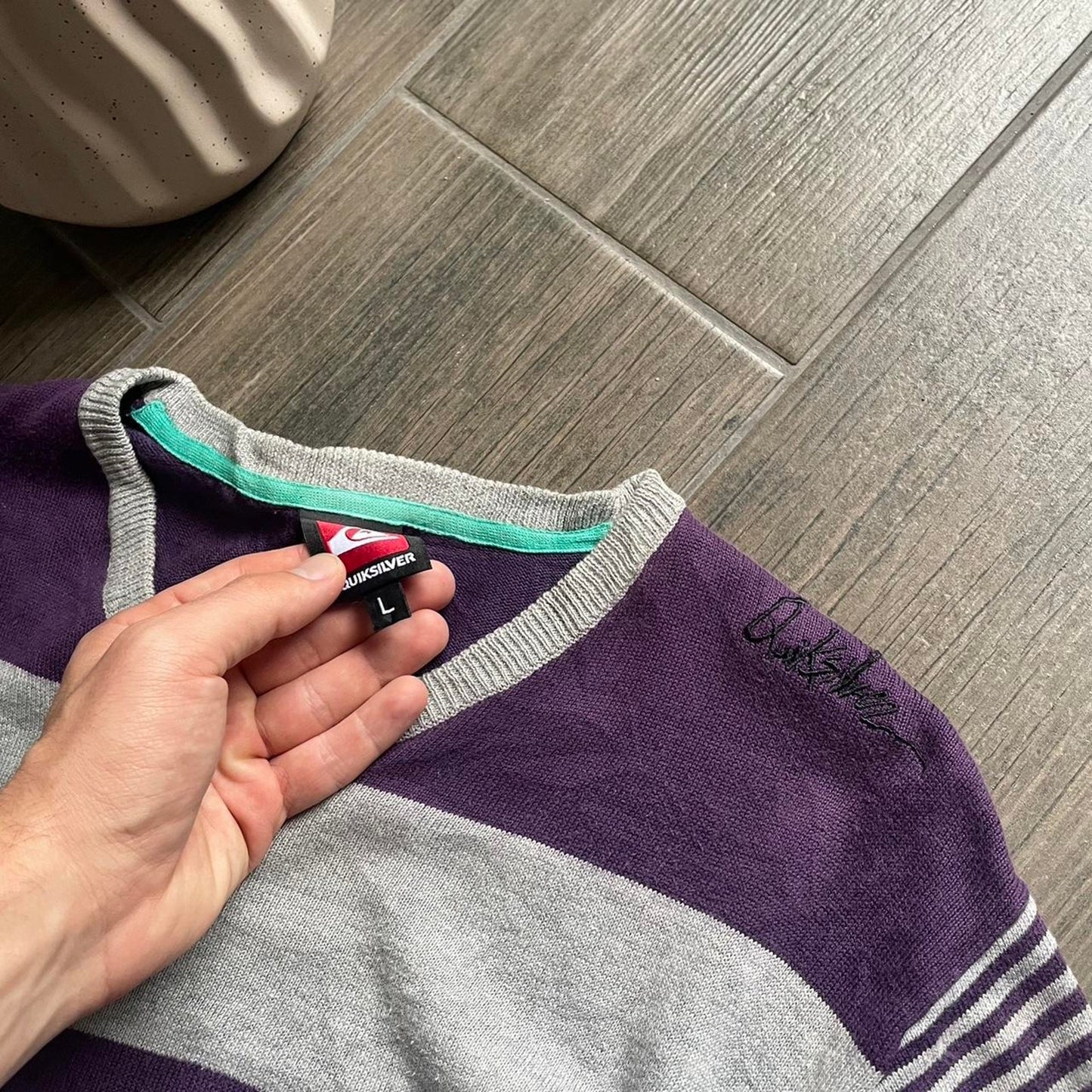 Quiksilver v neck y2k surf baggy L jumper