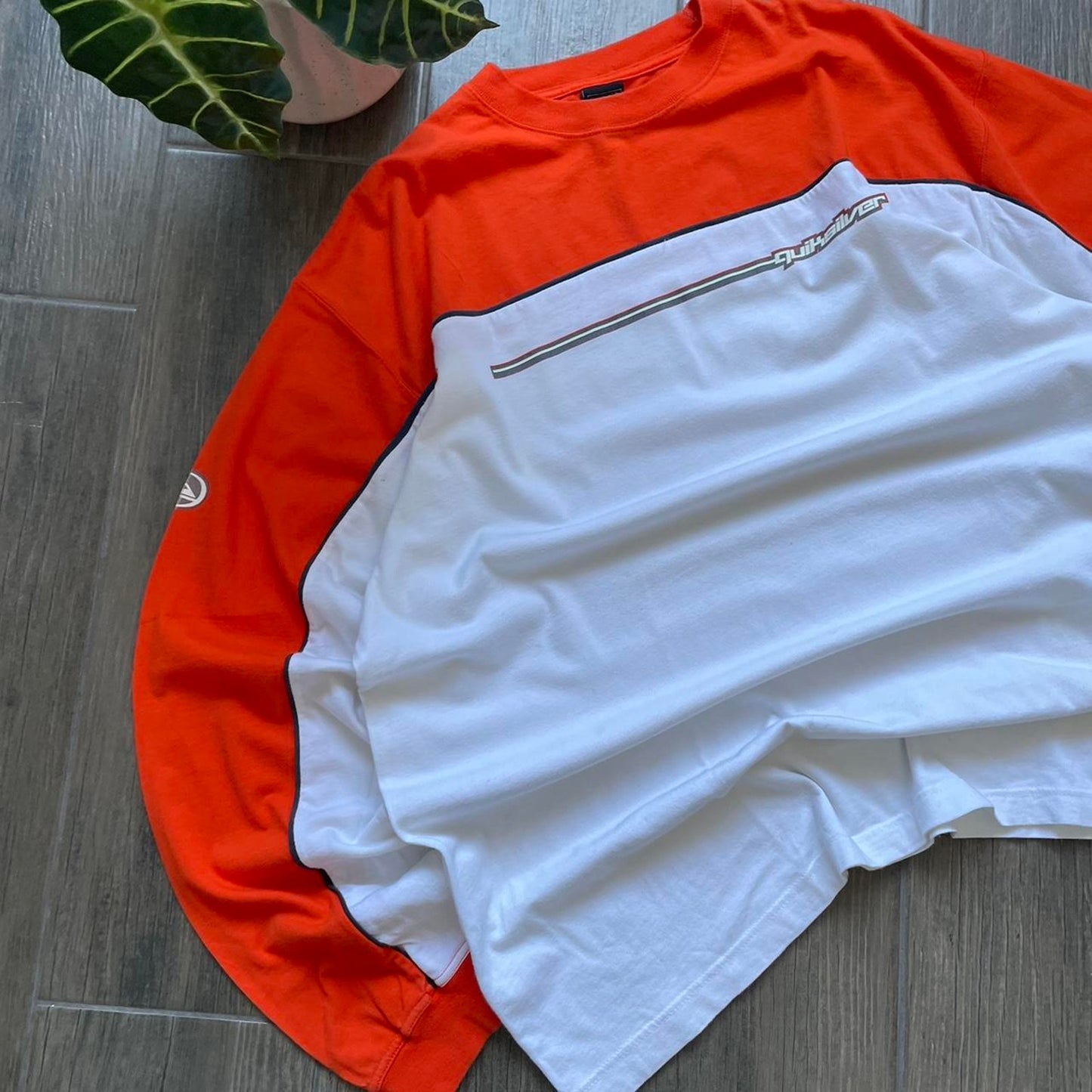 Quiksilver light long sleeve baggy y2k tee