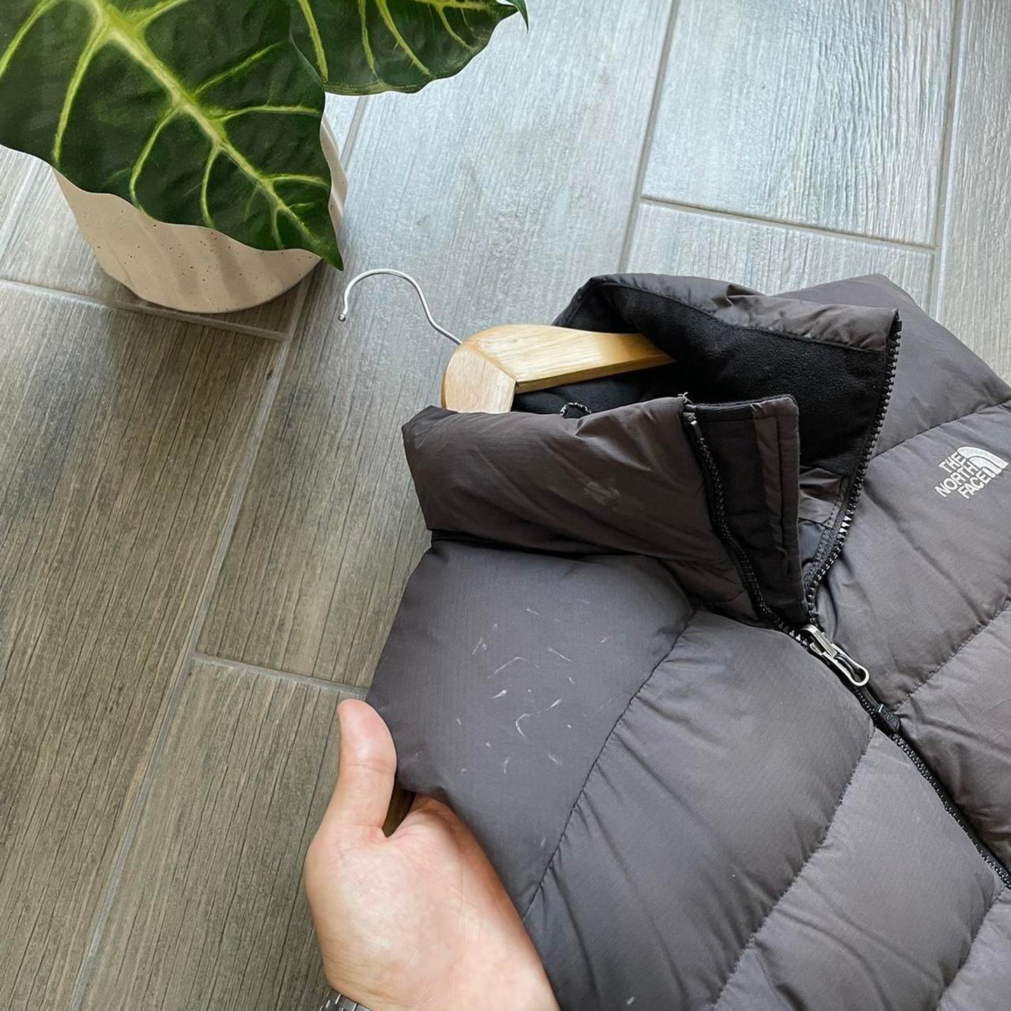 The North Face brown 700 puffer women vest
