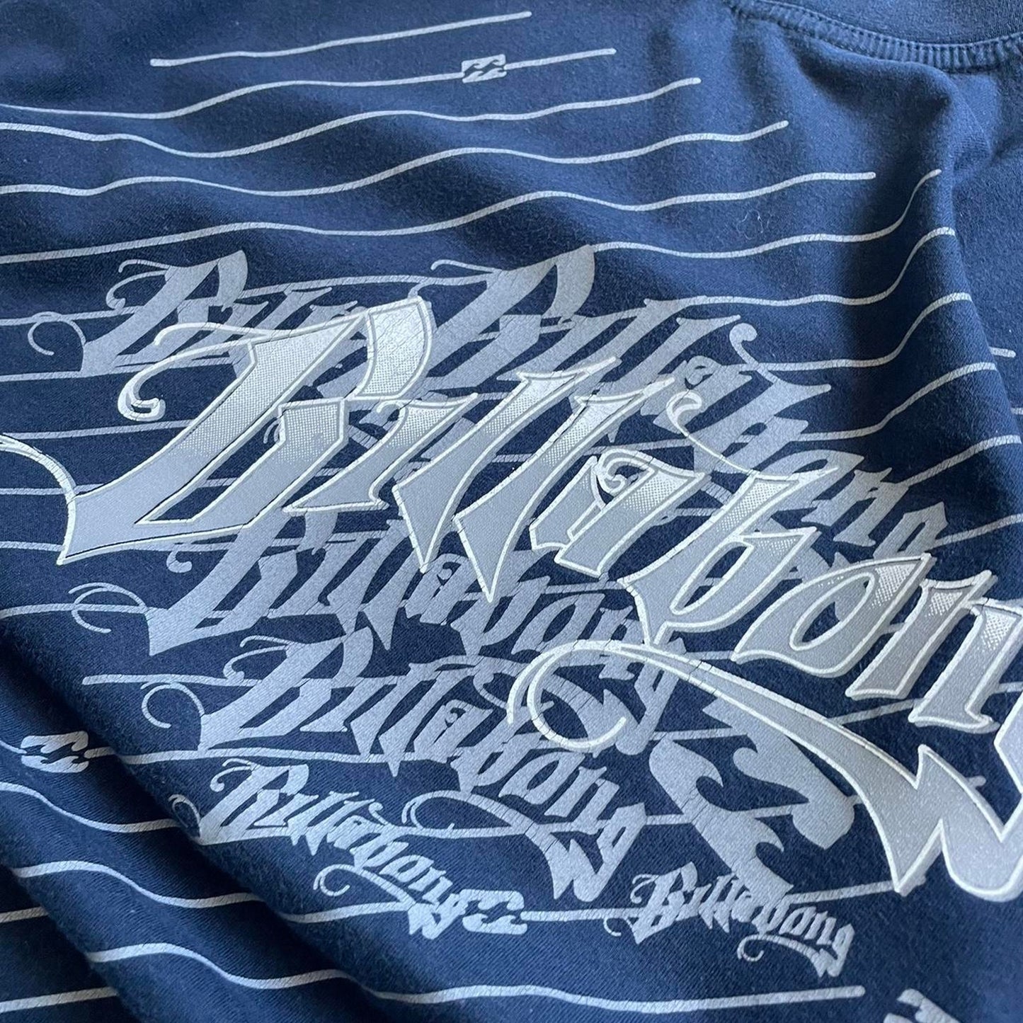 Billabong y2k baggy vintage tee