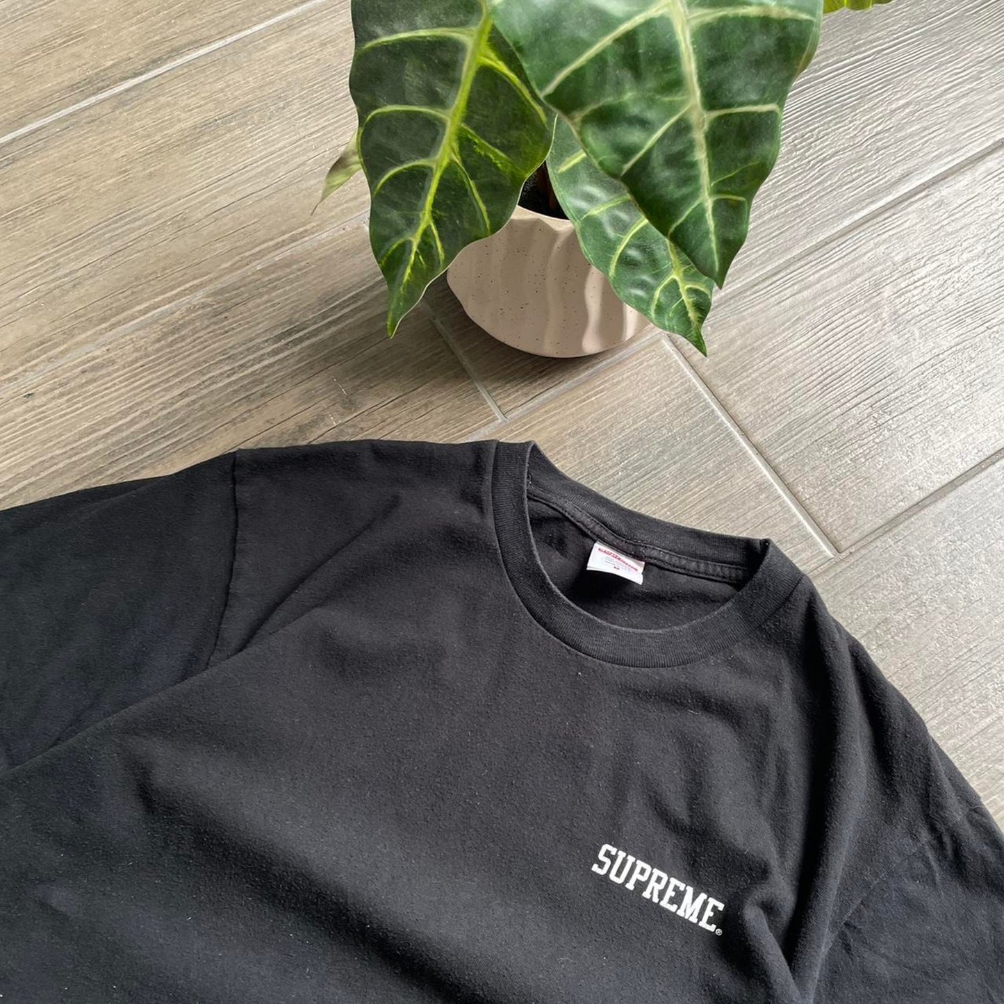 Supreme 100% authentic black tee