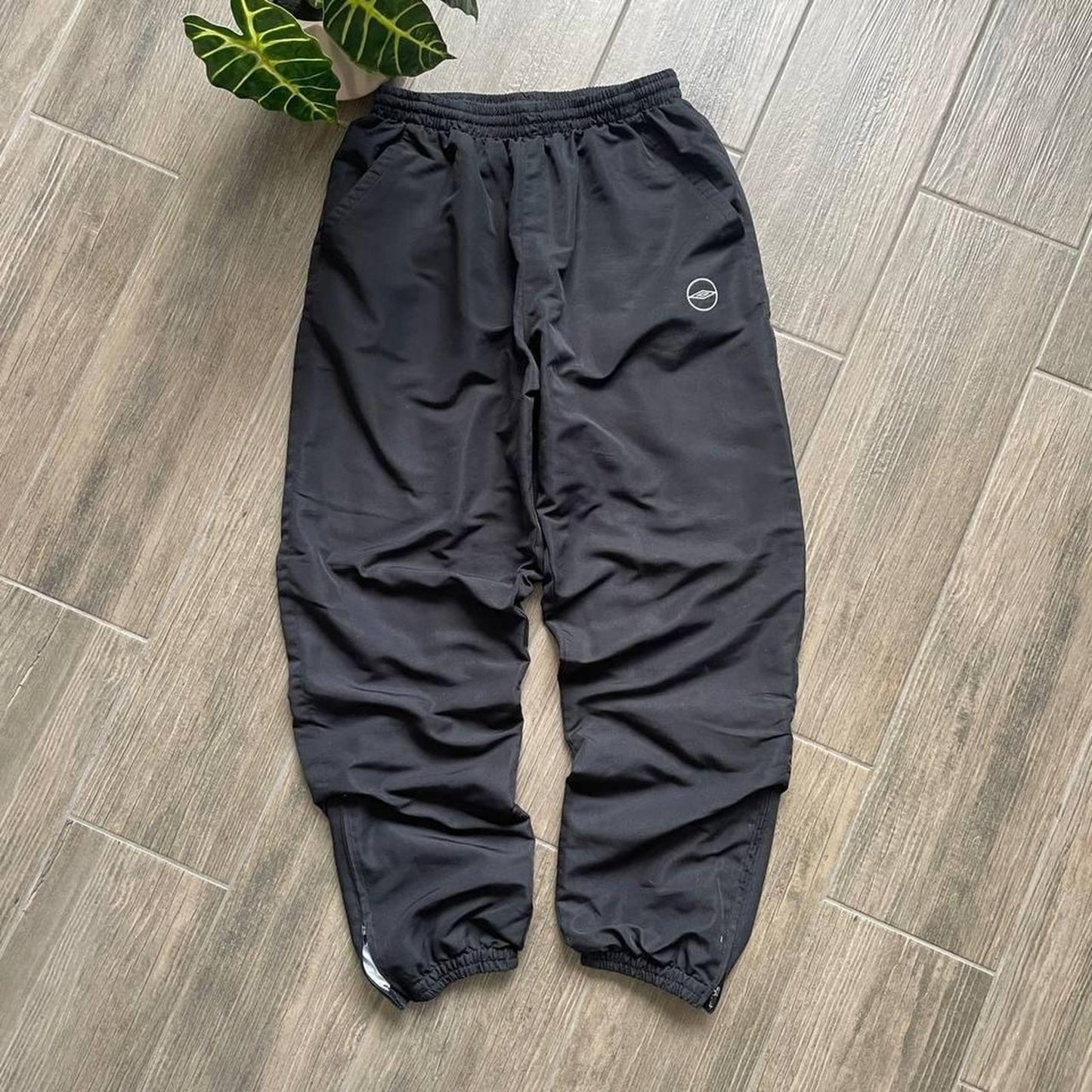 Umbro baggy nylon y2k drill pants