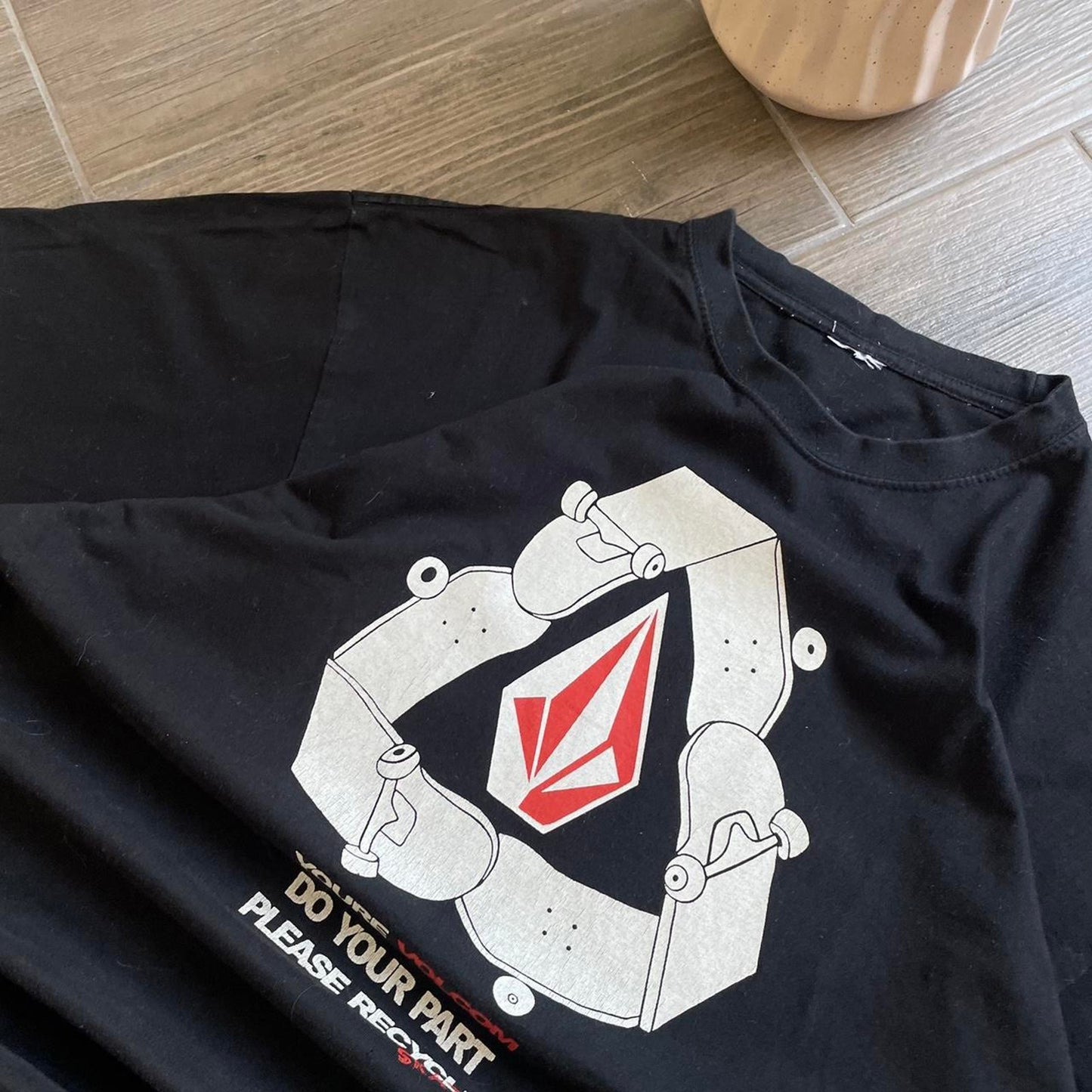Volcom y2k skate style baggy tee