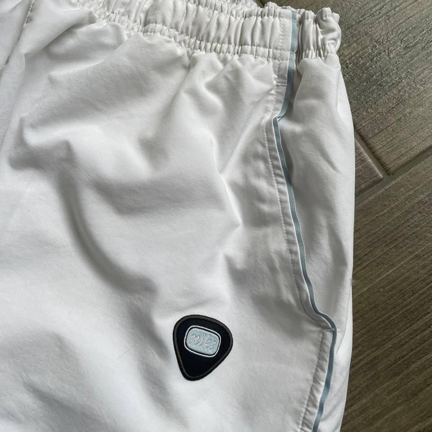 Nike swoosh baggy white summer shorts