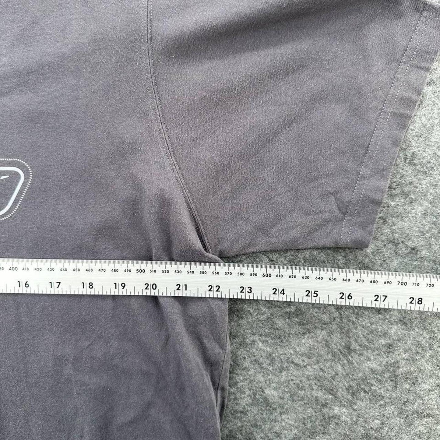 Y2k reebok gray t shirt with