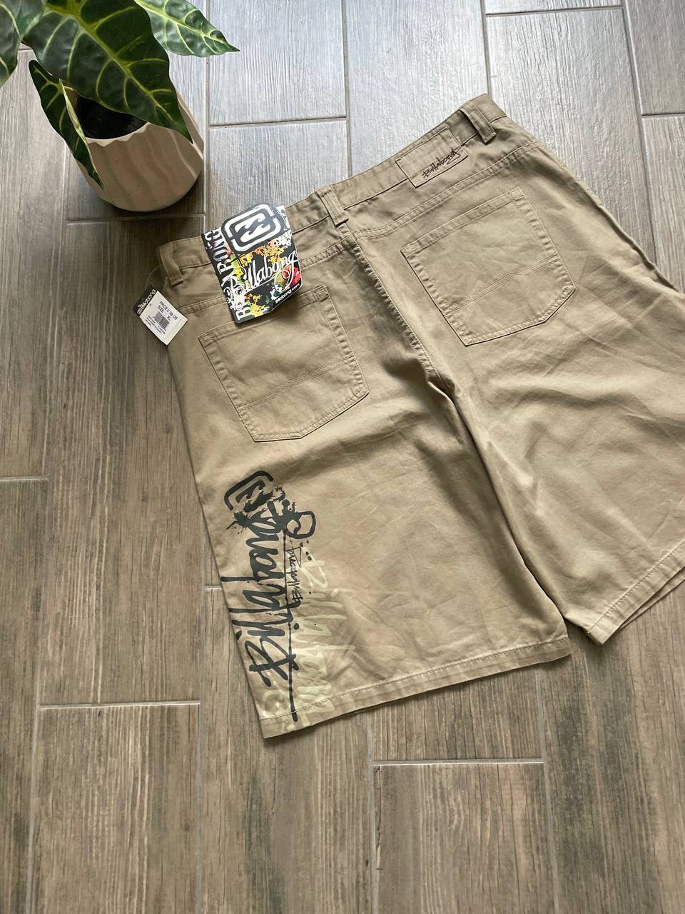 Billabong y2k brown shorts