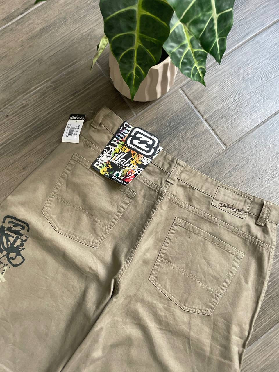 Billabong y2k brown shorts