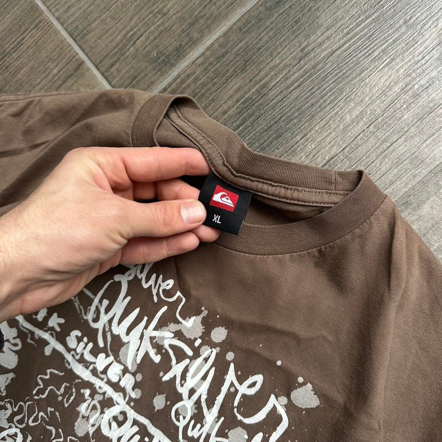 Quiksilver brown vintage tee