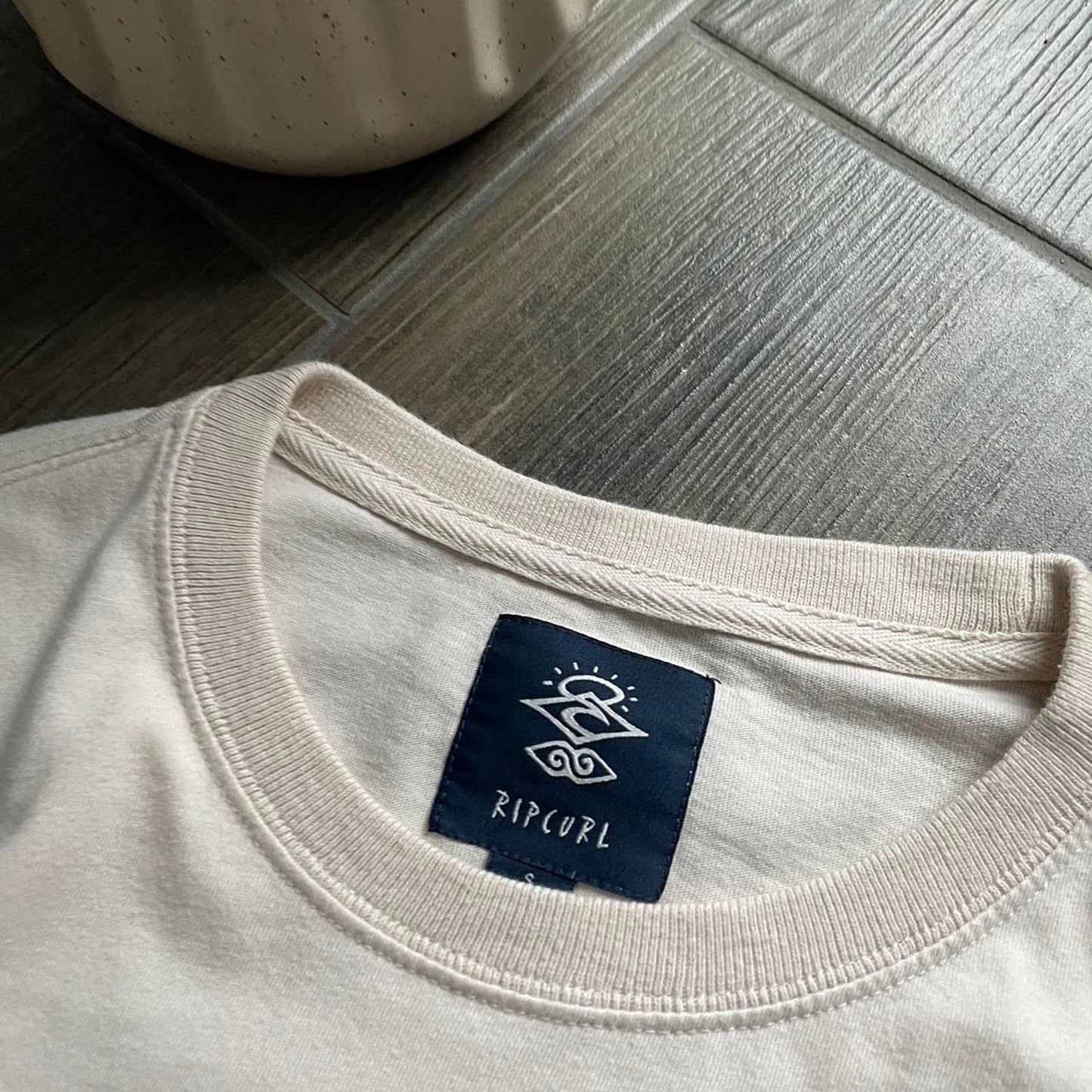 Rip Curl beige y2k surf vintage S tee