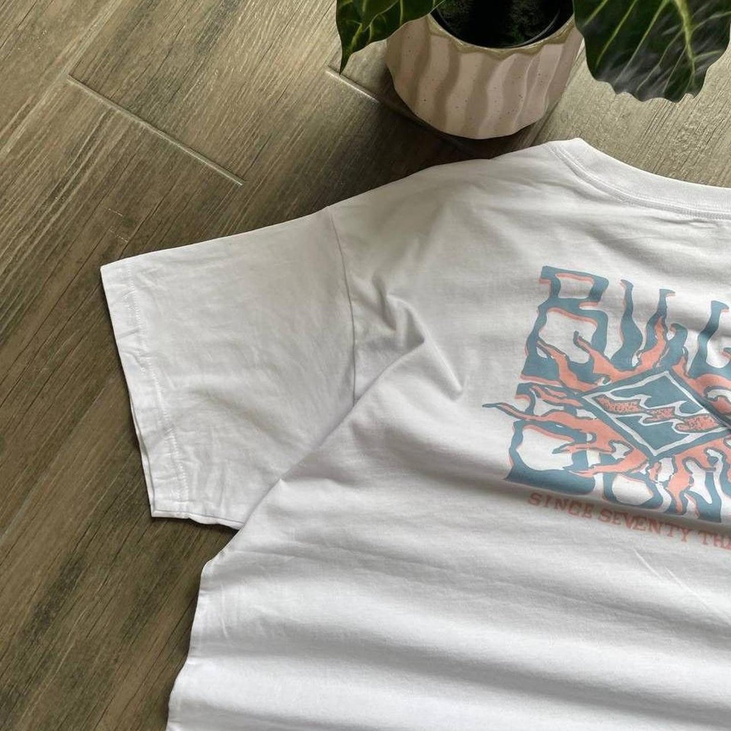 Billabong y2k baggy white vintage t-shirt
