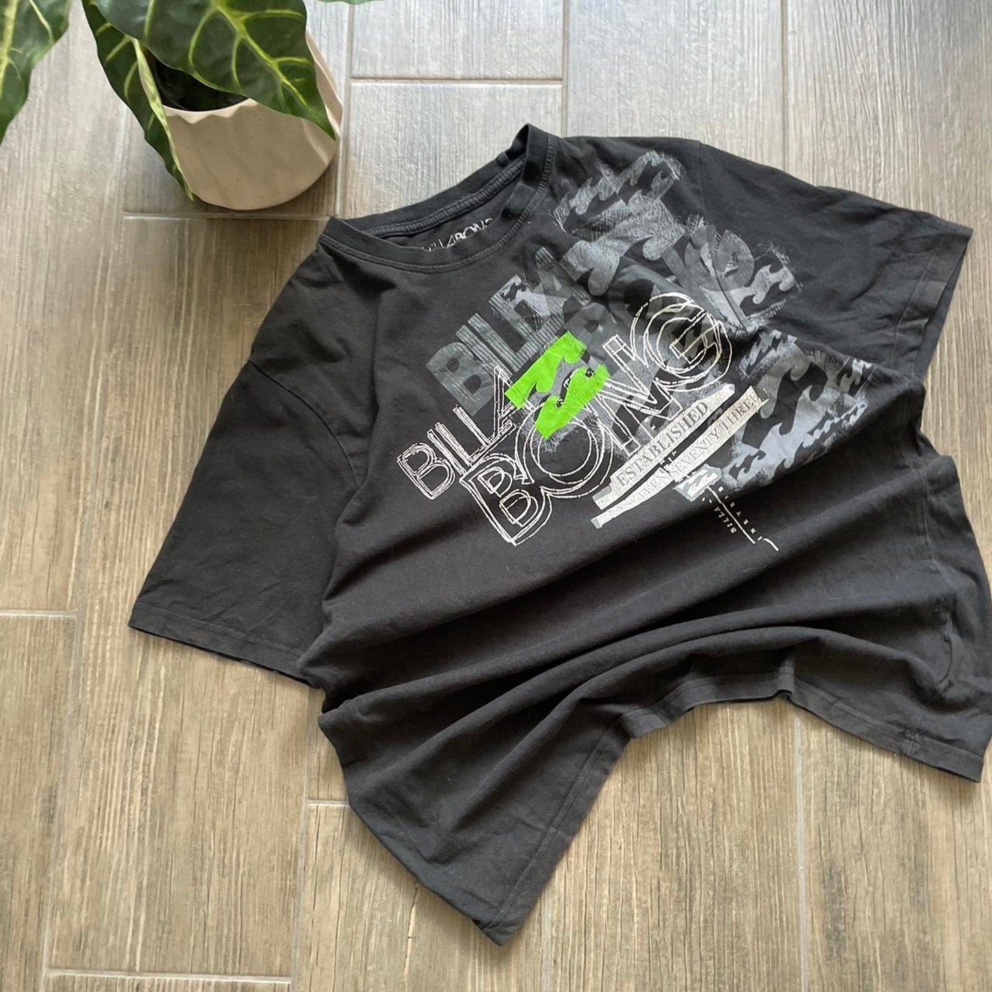 Billabong baggy y2k black tee