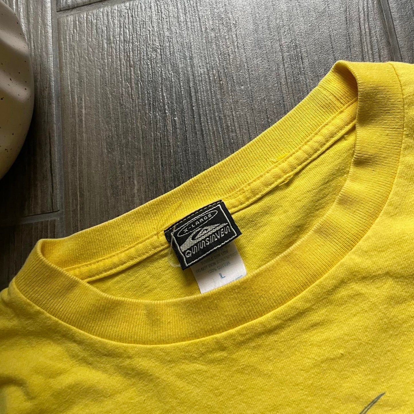 Quiksilver y2k big logo surf vintage S-M tee