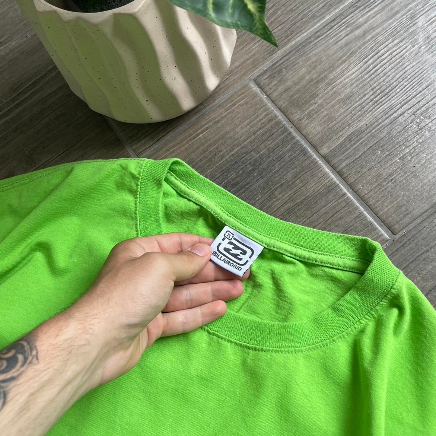 Billabong green baggy surf y2k tee