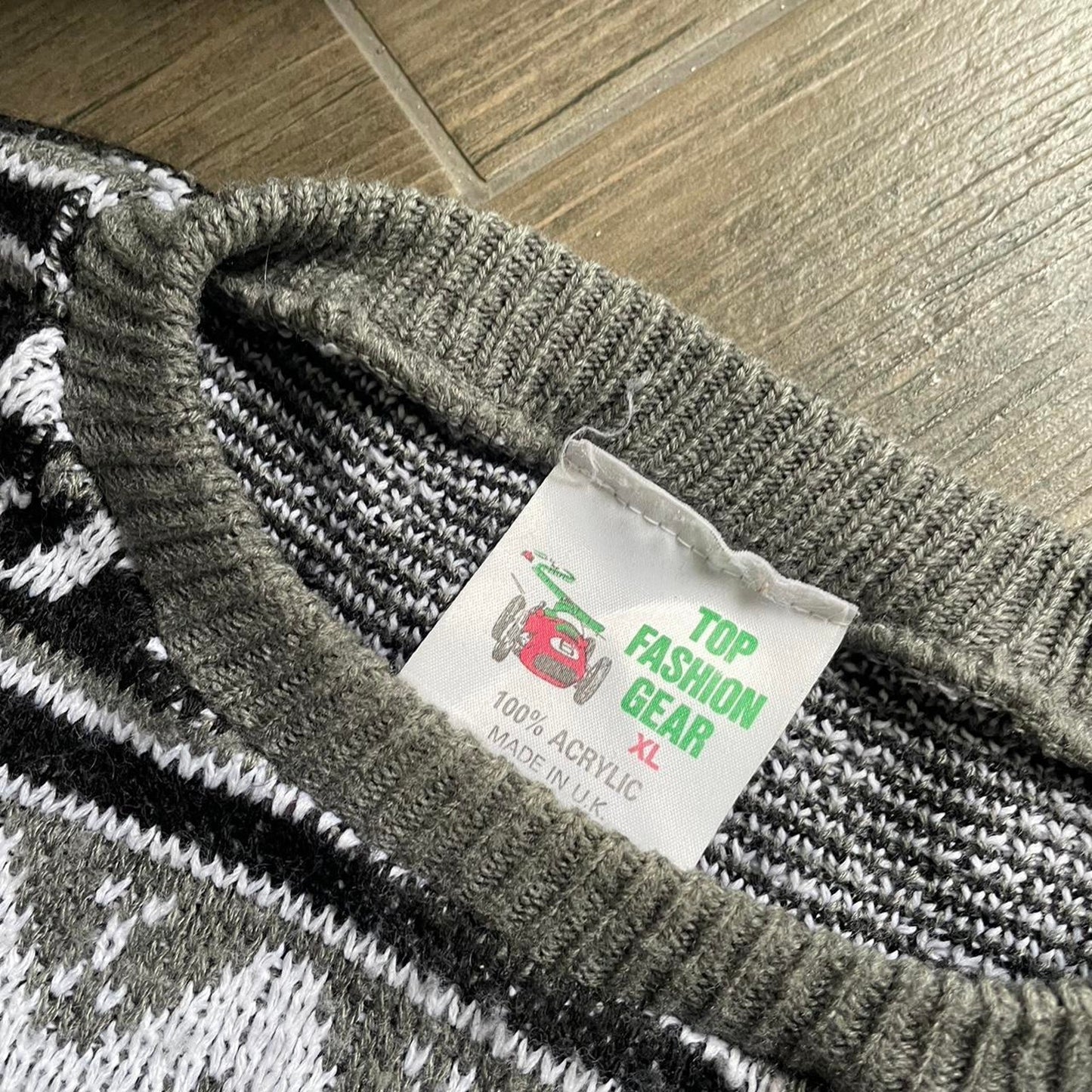 Y2k vintage made in UK XL jumper