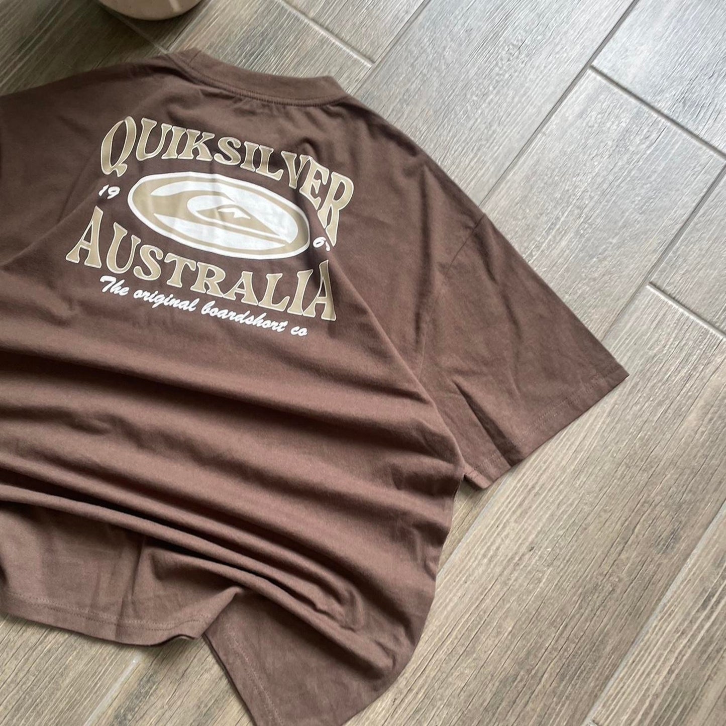 Quiksilver y2k brown summer vintage tee