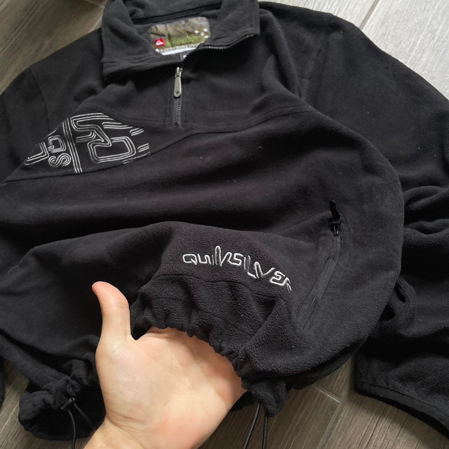 Quiksilver black y2k fleece jumper