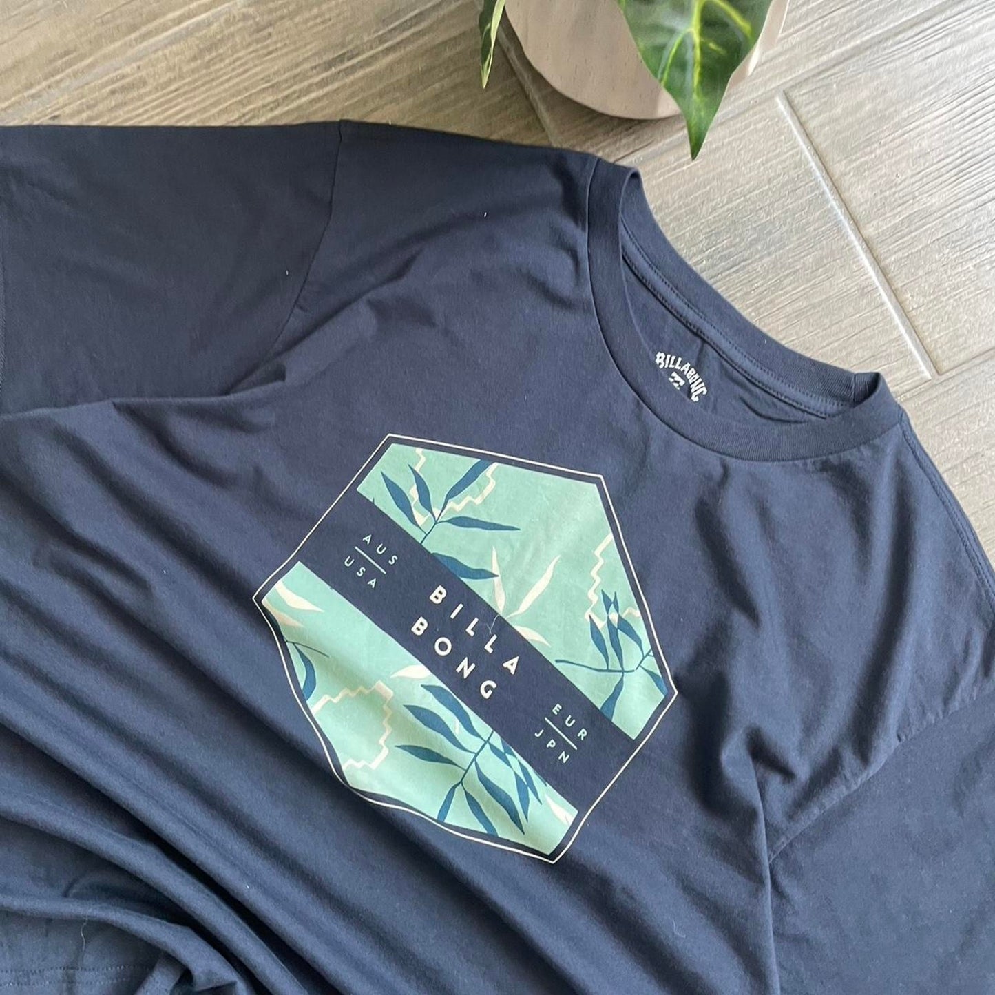 Billabong baggy y2k surf tee