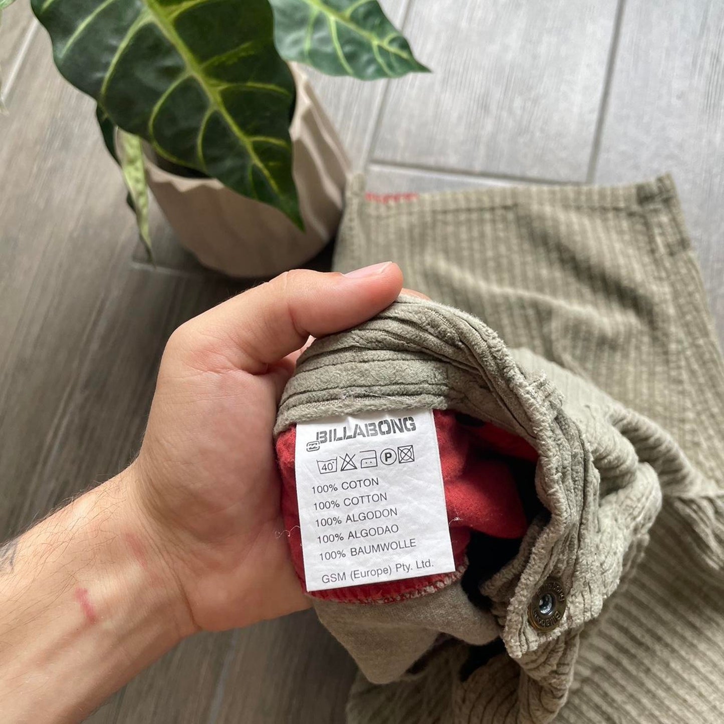 Billabong corduroy baggy shorts