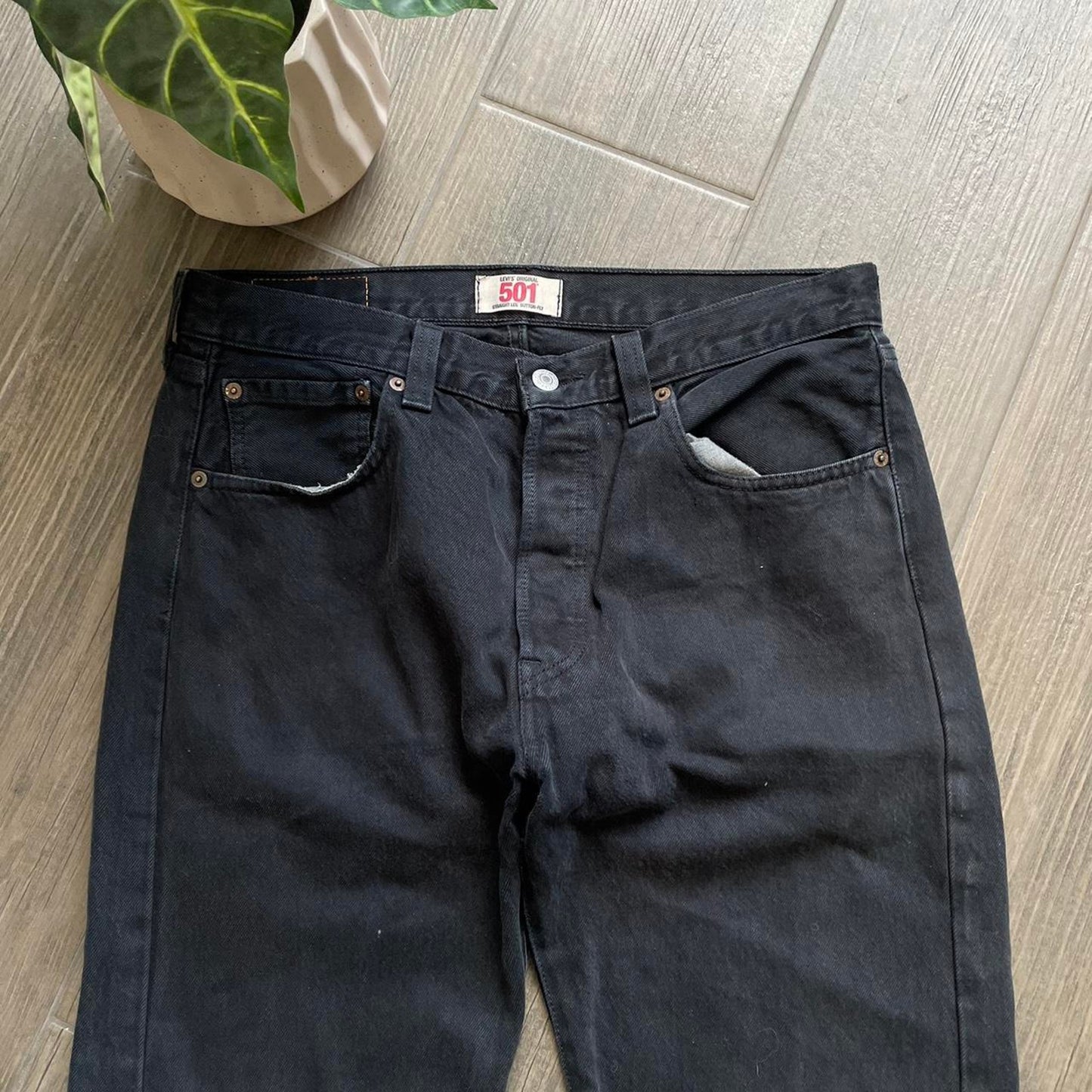 Levis black denim jeans