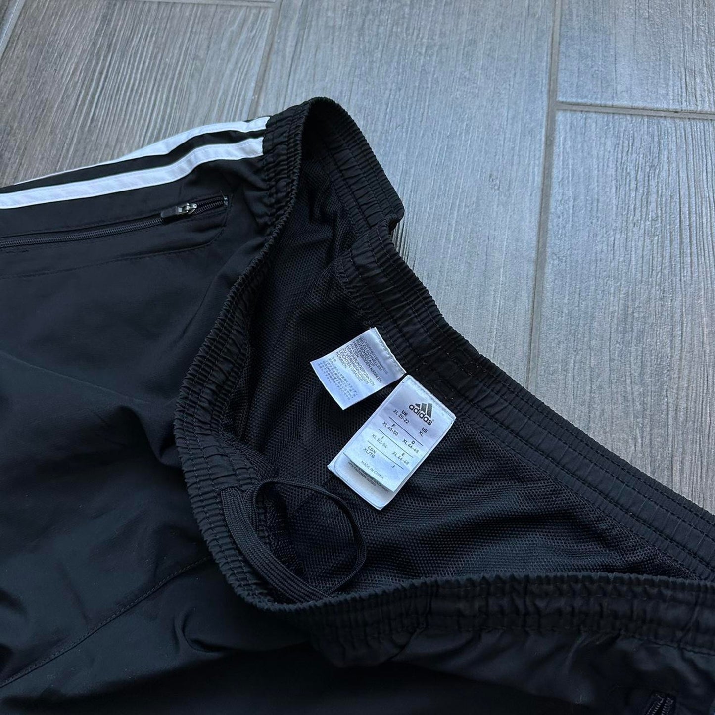 Adidas vintage baggy joggers sweatpants