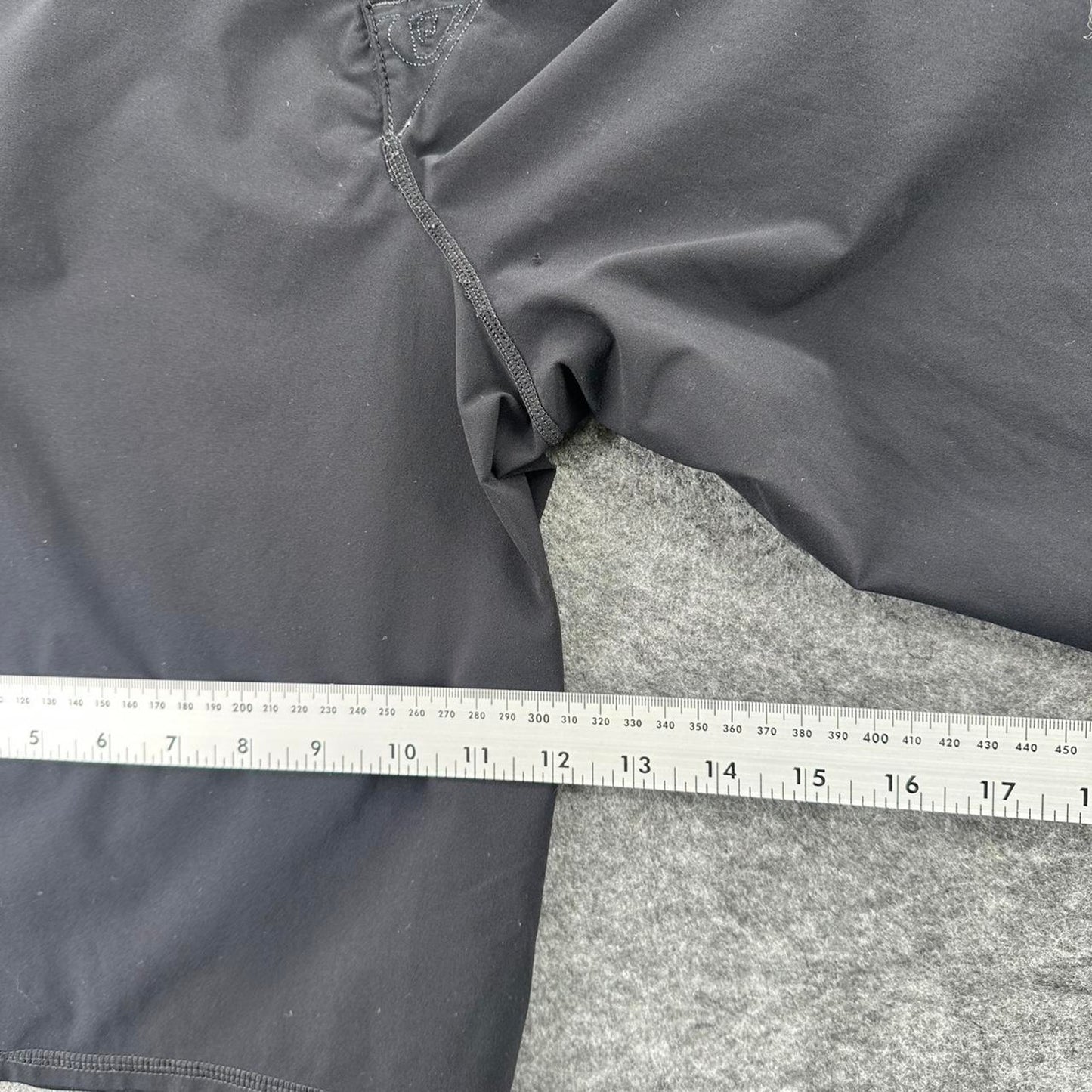 Quiksilver black board shorts with