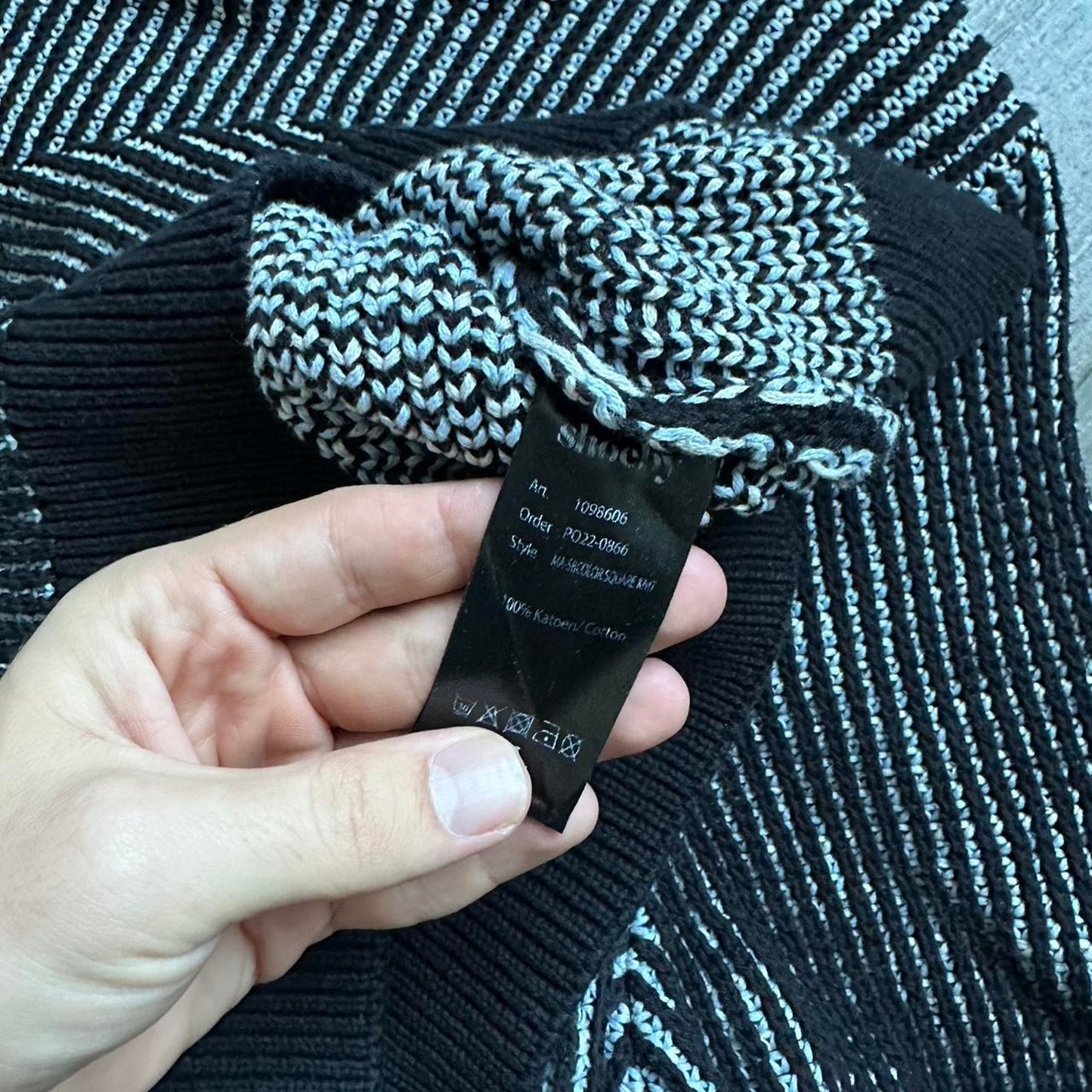 Y2k Japanese style black L sweater