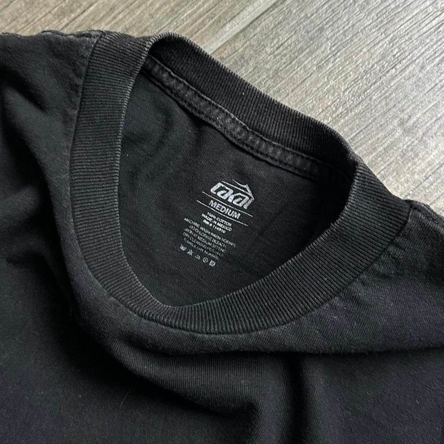 Y2k skater style made in Mexico M tee