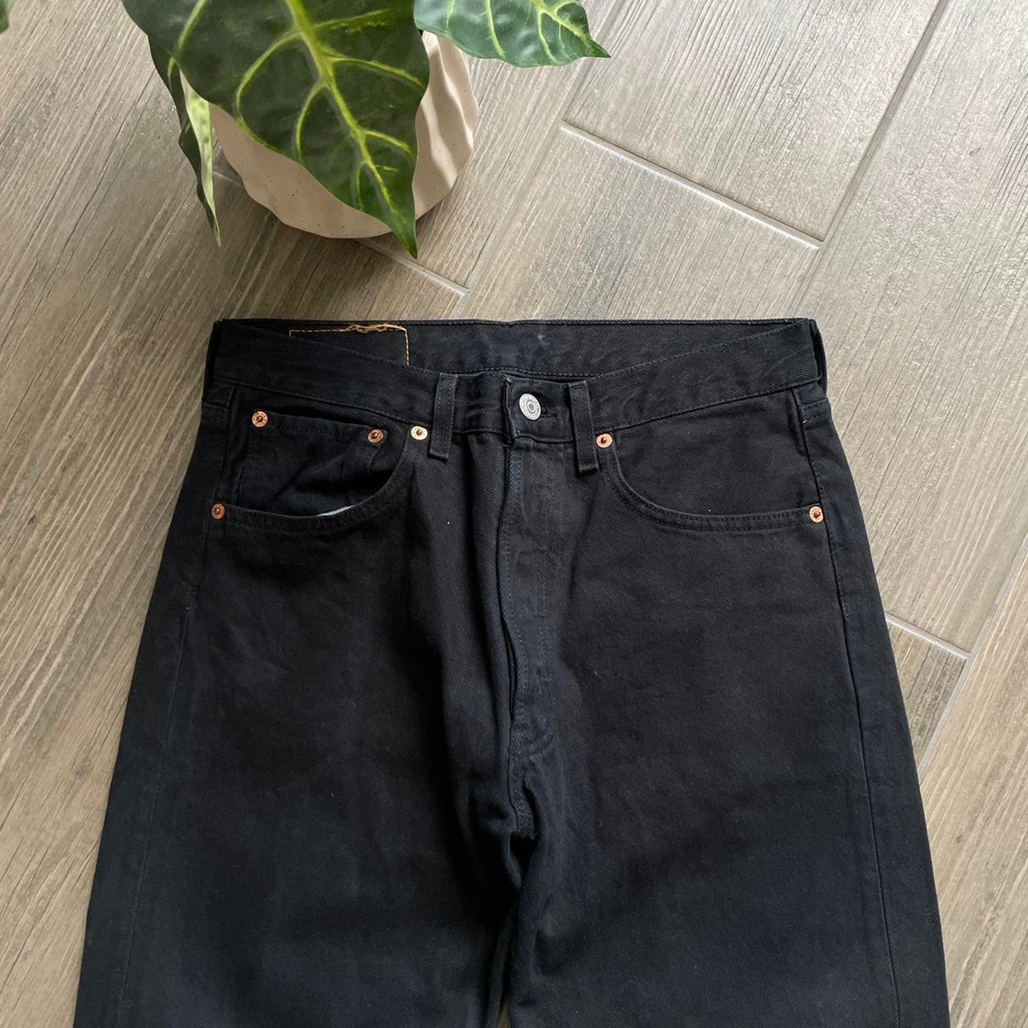 Levis black denim jeans