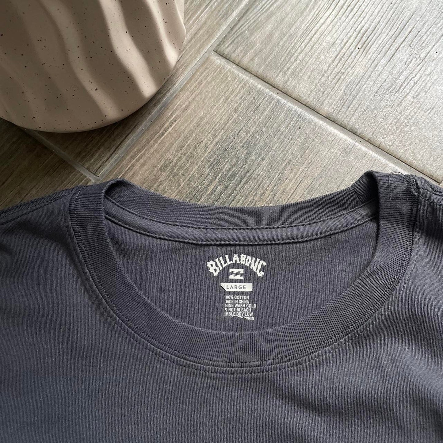 Billabong grey baggy surf y2k tee