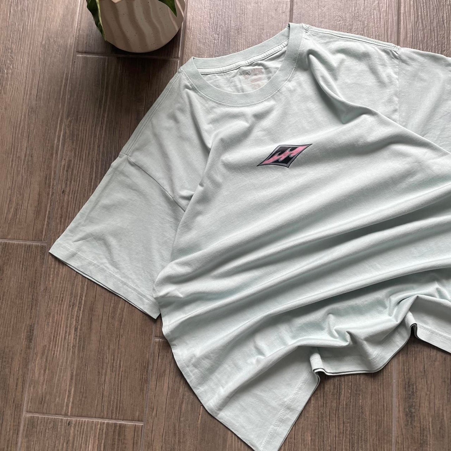 Billabong mint baggy surf y2k tee