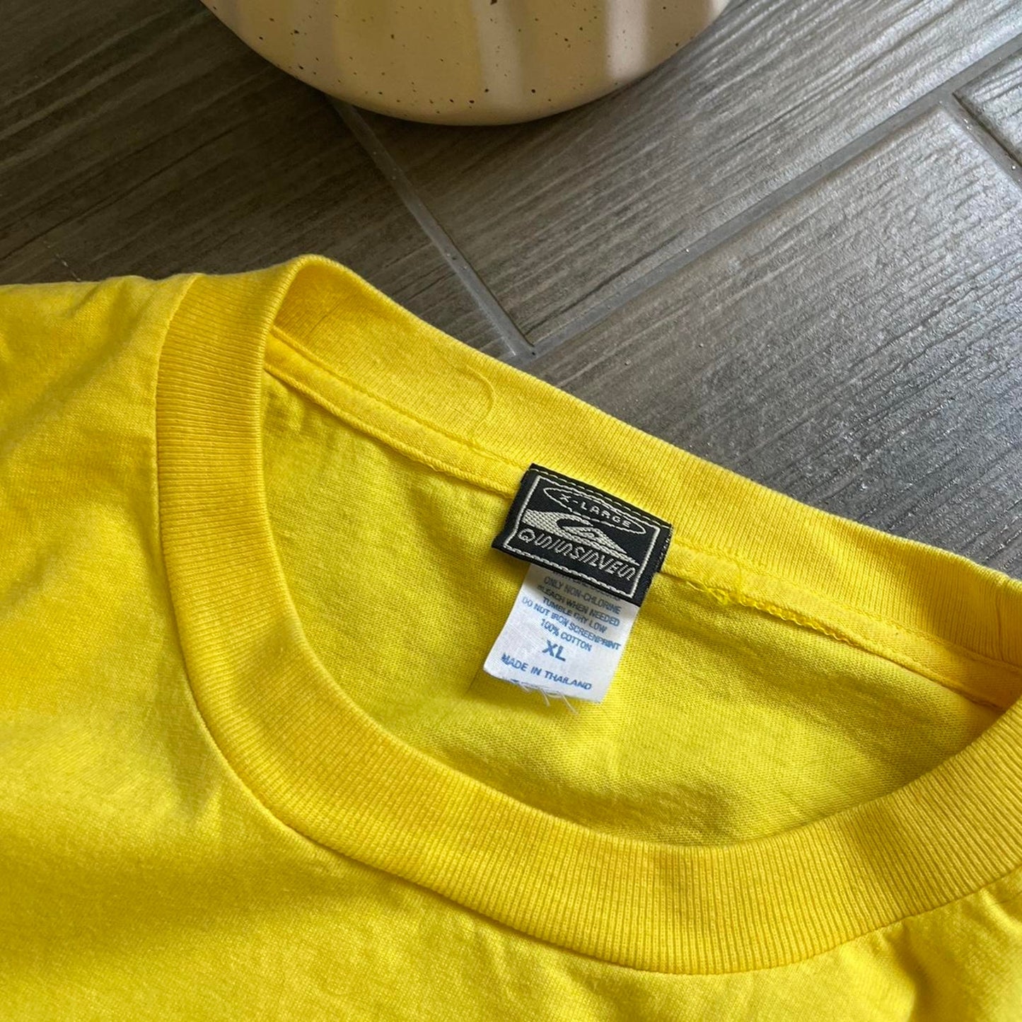 Quiksilver y2k baggy vintage tee