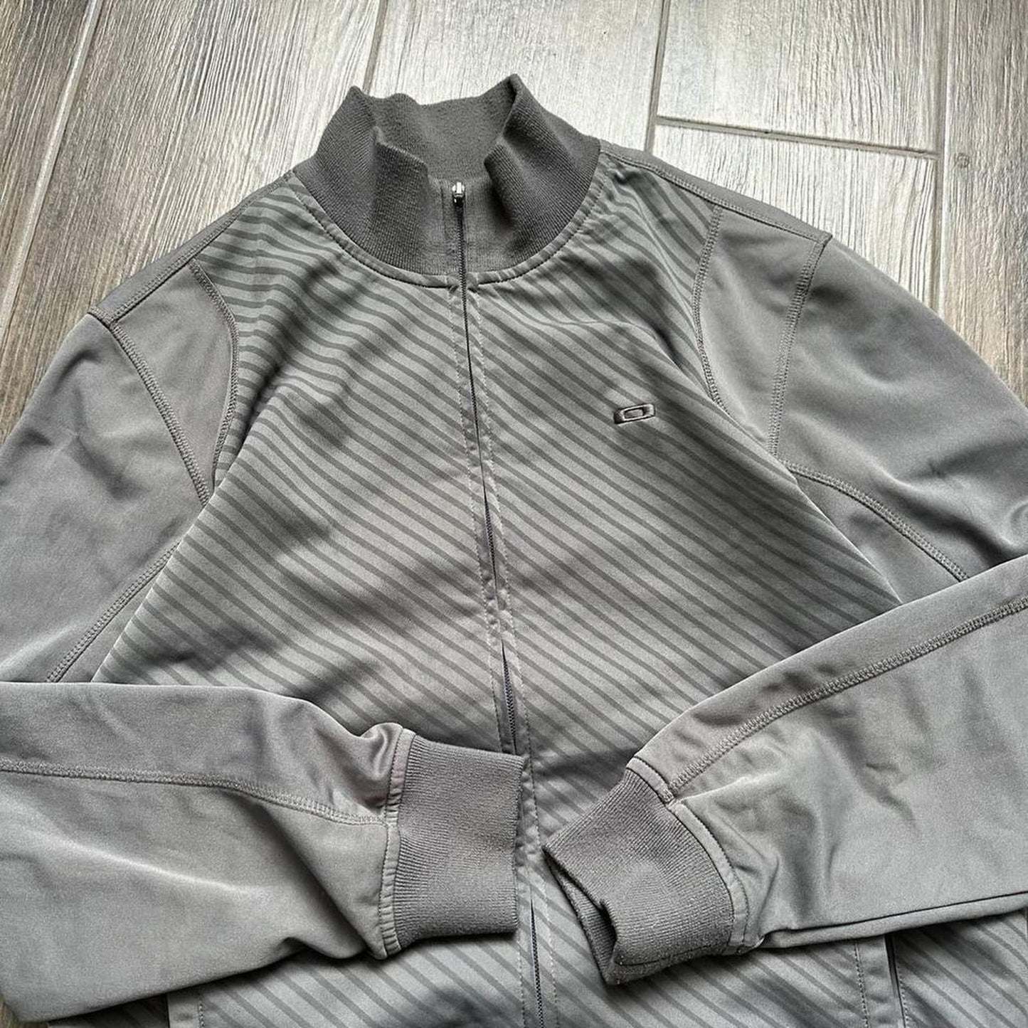 Oakley grey zip track top M jacket