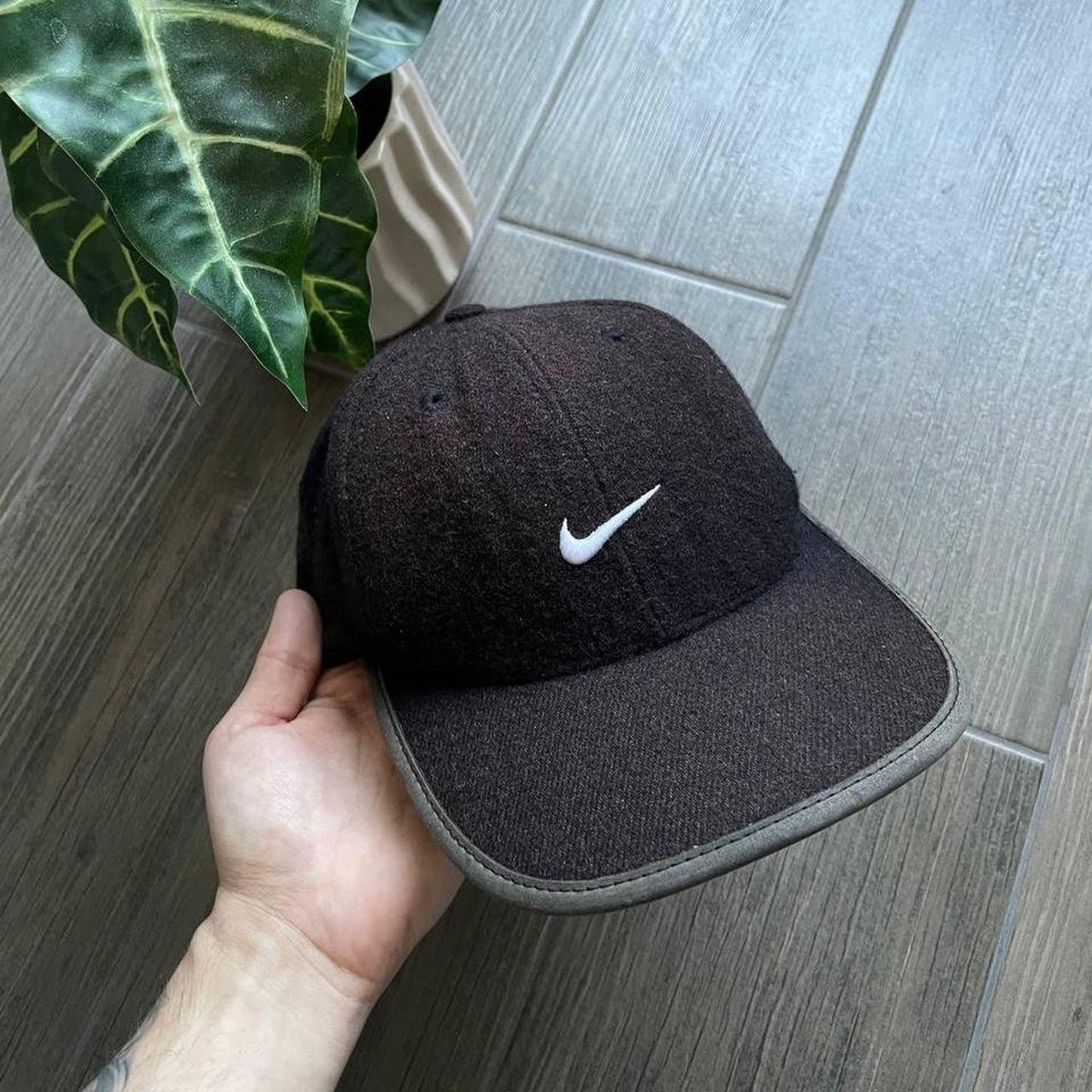 Nike small swoosh 90s woll hat cap