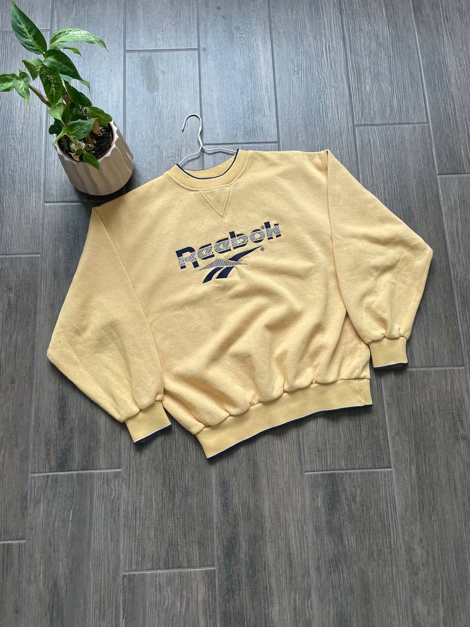 Reebok vintage baggy yellow sweatshirt